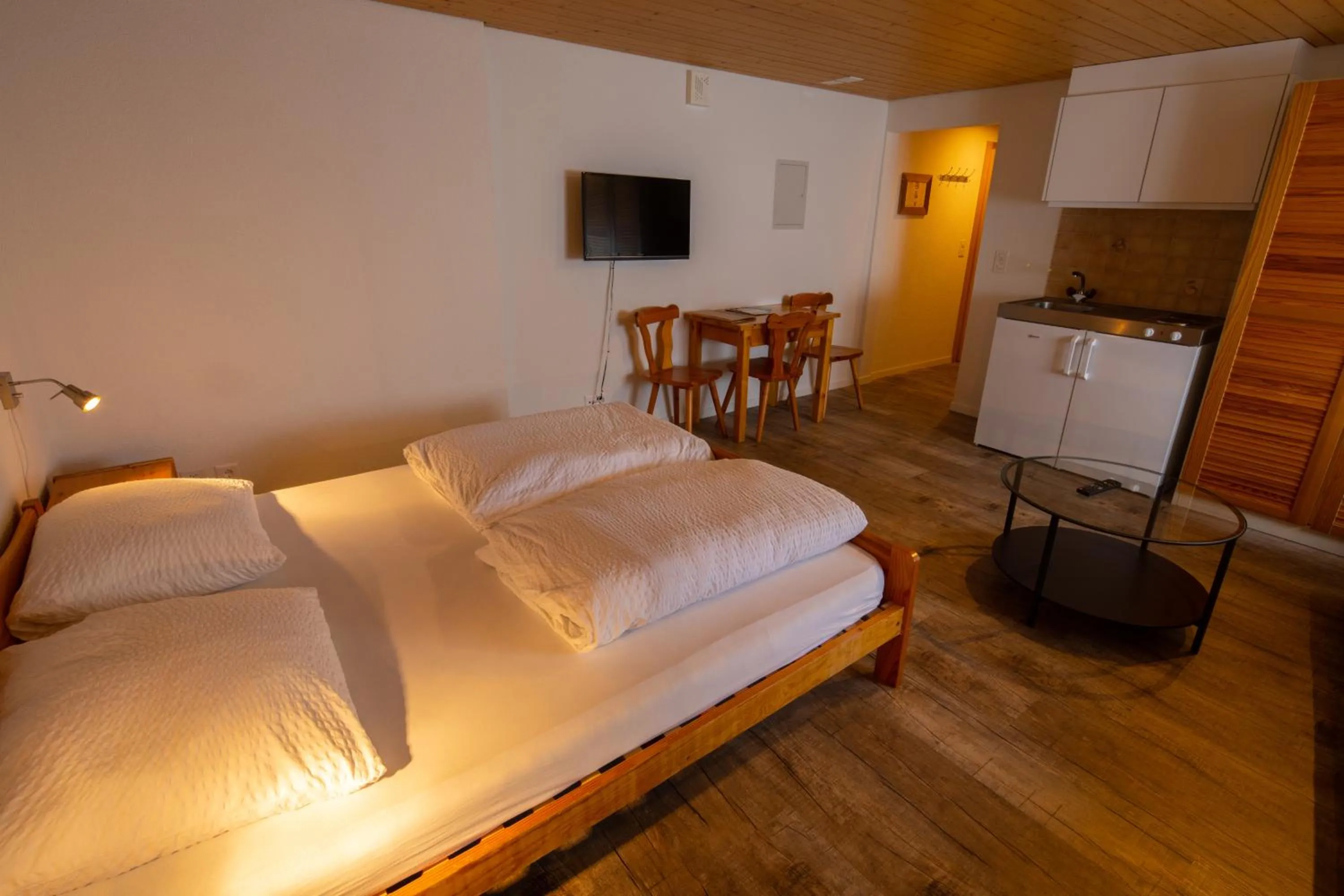 Bedroom, Bed in Hotel Restaurant Simplon