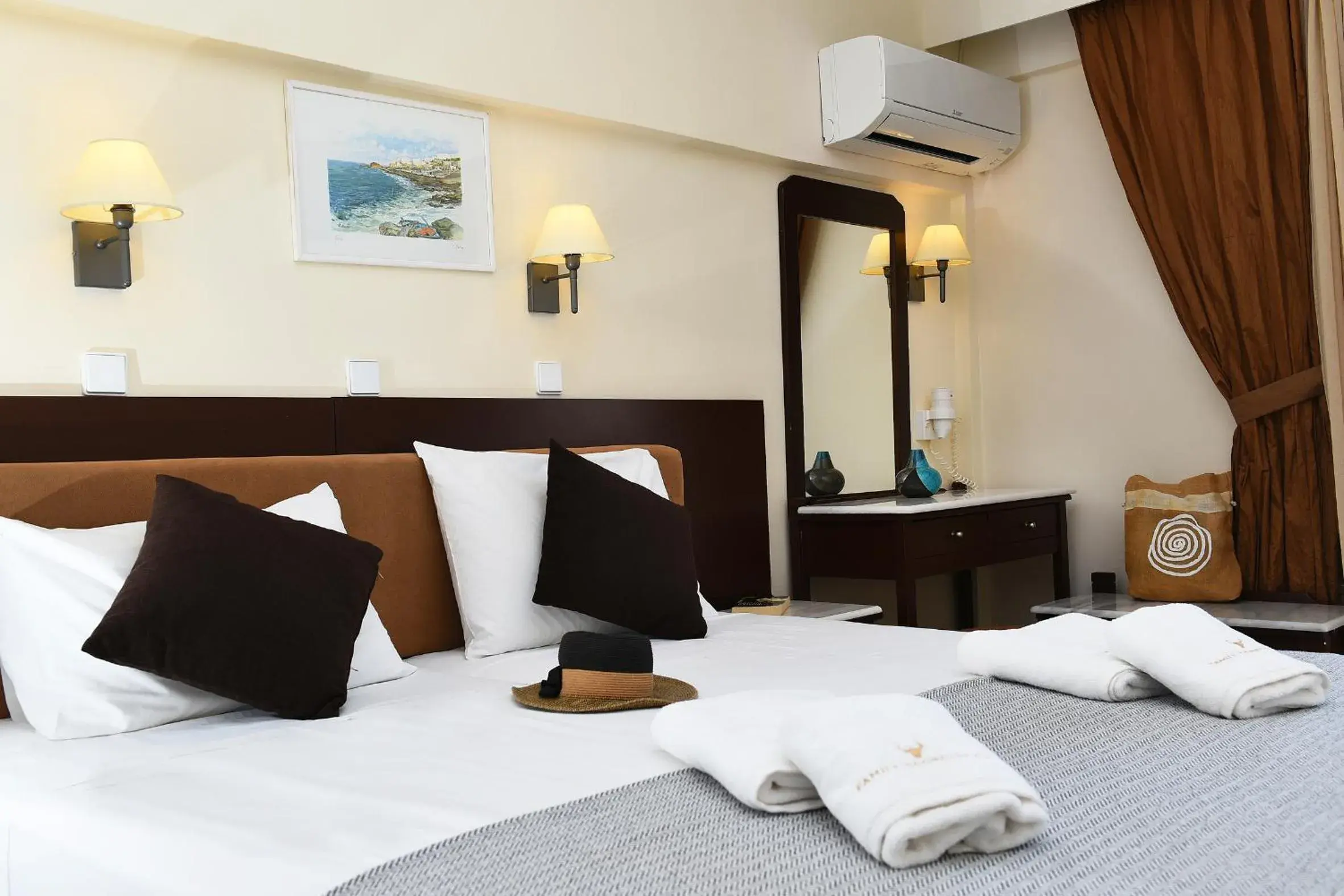 Twin Room in Phaistos Hotel Twin Room in Phaistos Hotel