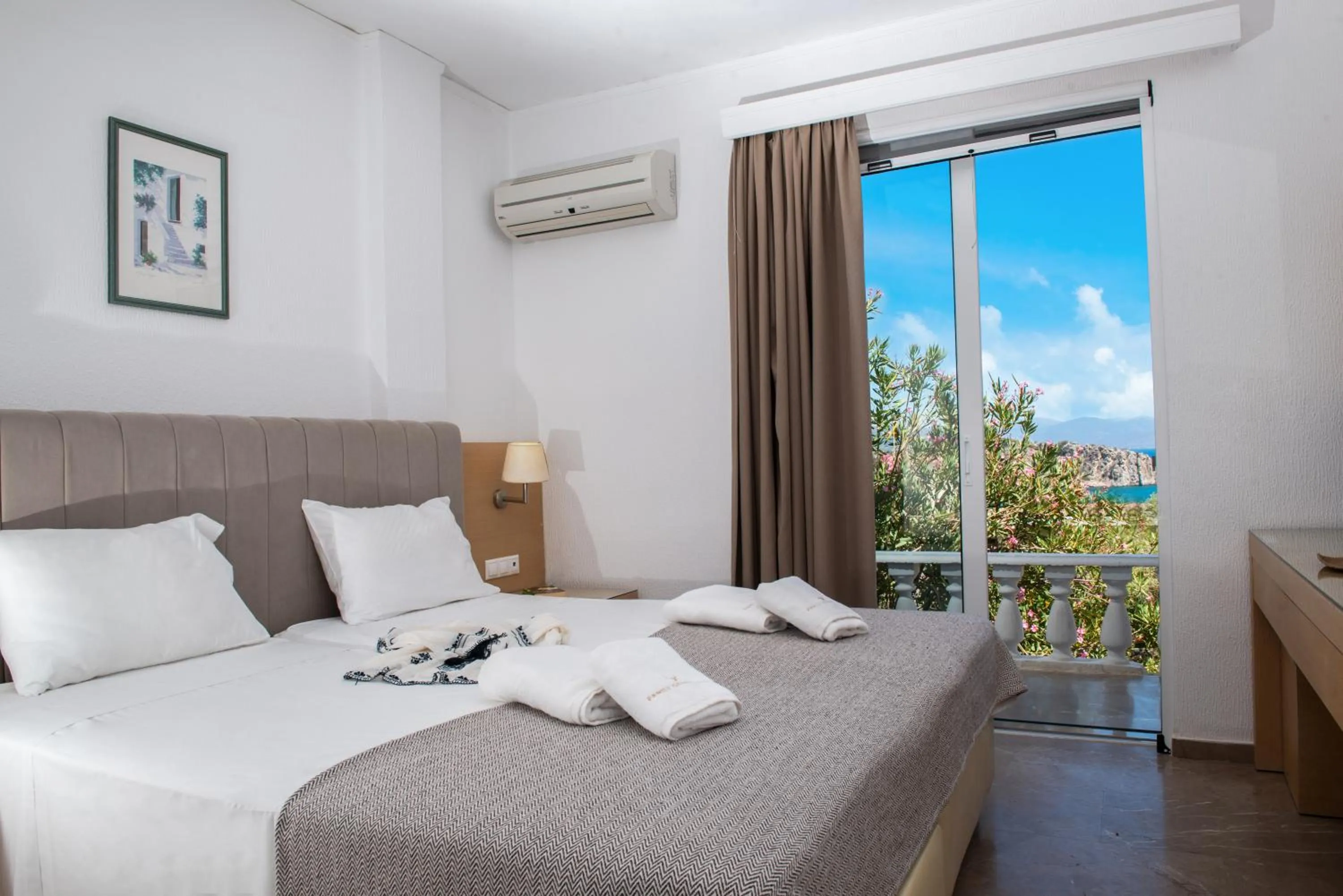 Bed in Phaistos Hotel