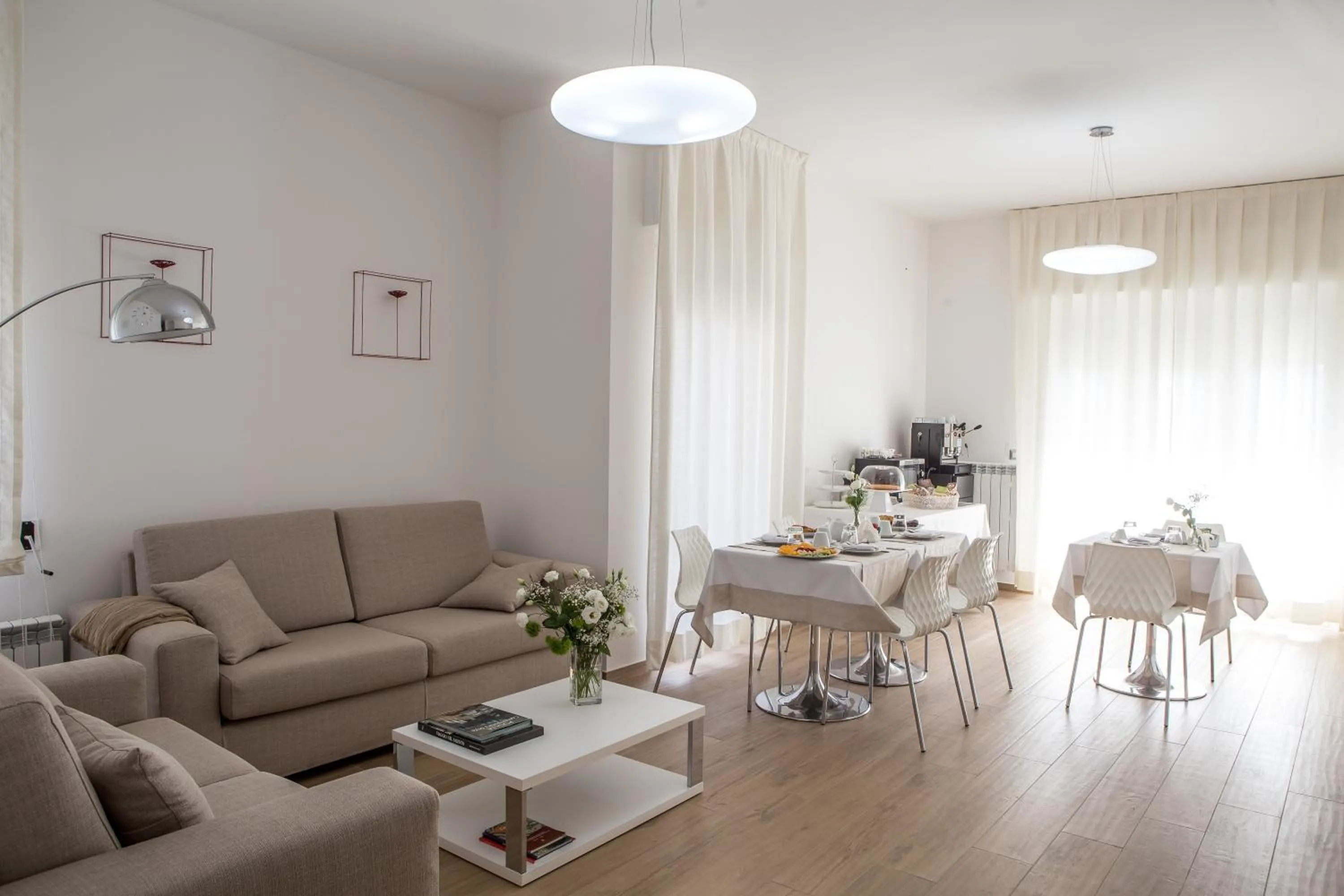 Communal lounge/ TV room in B&B Aries