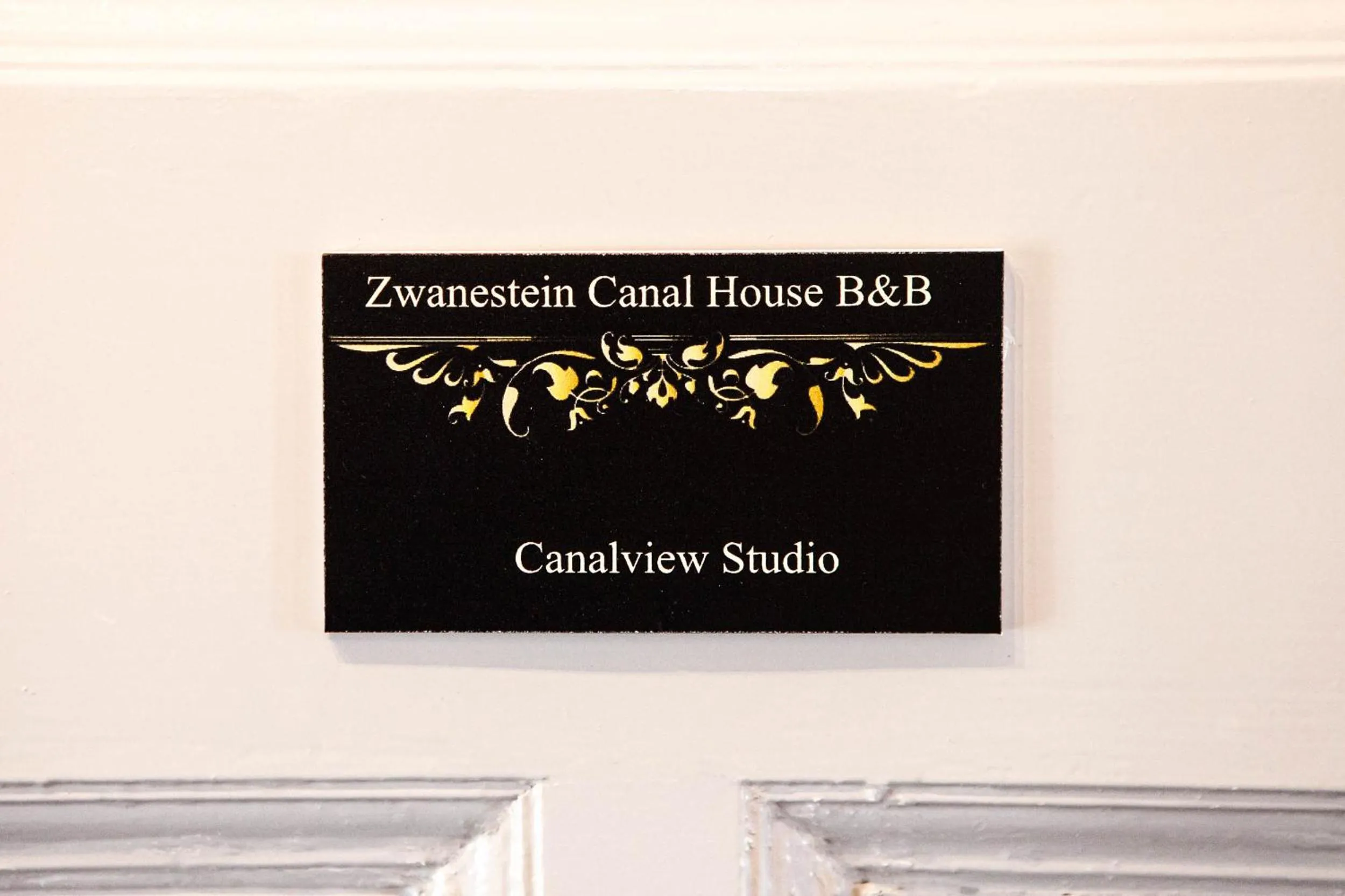 Zwanestein Canal House