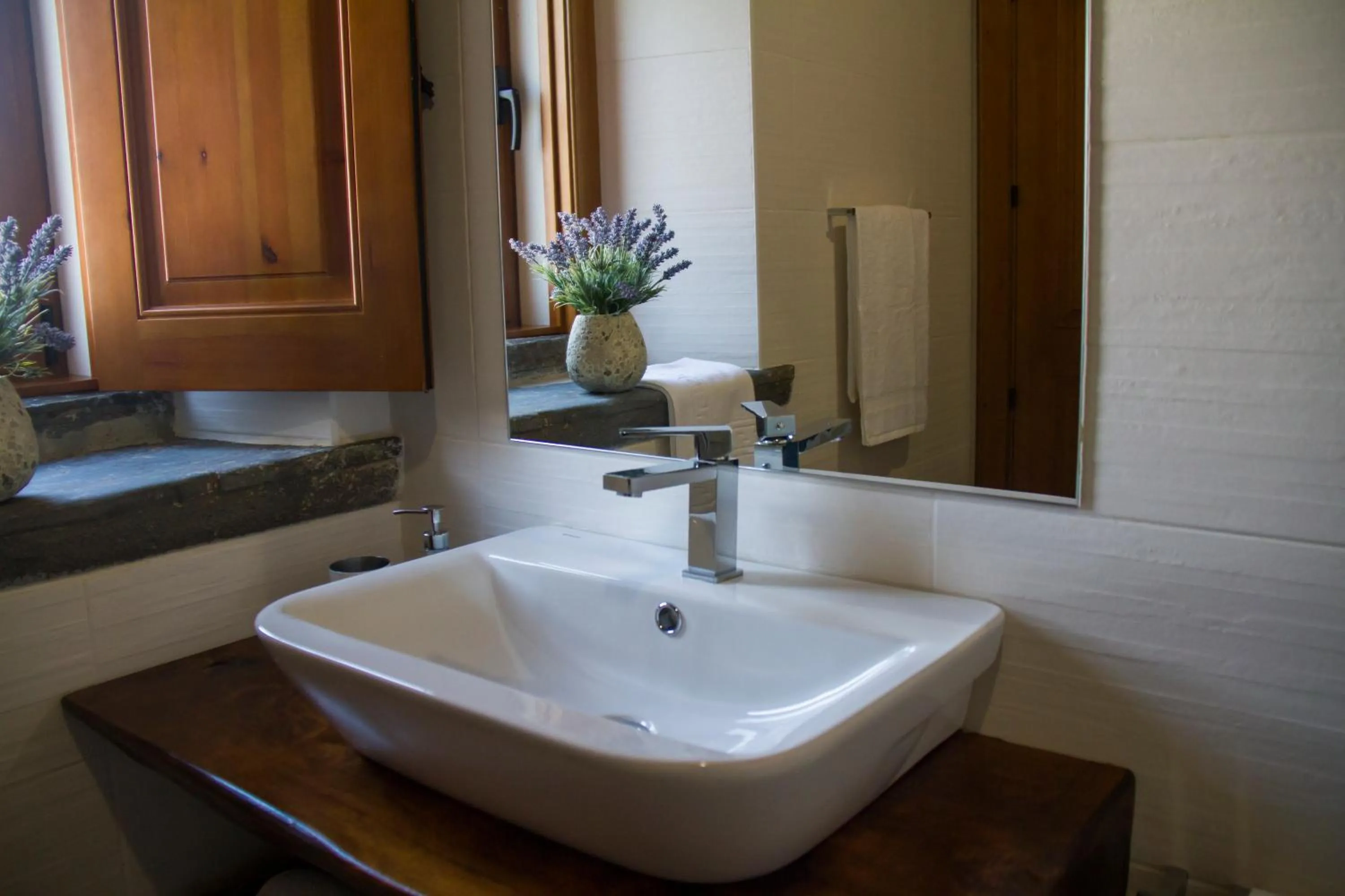 Bathroom in Refúgios do Pinhal