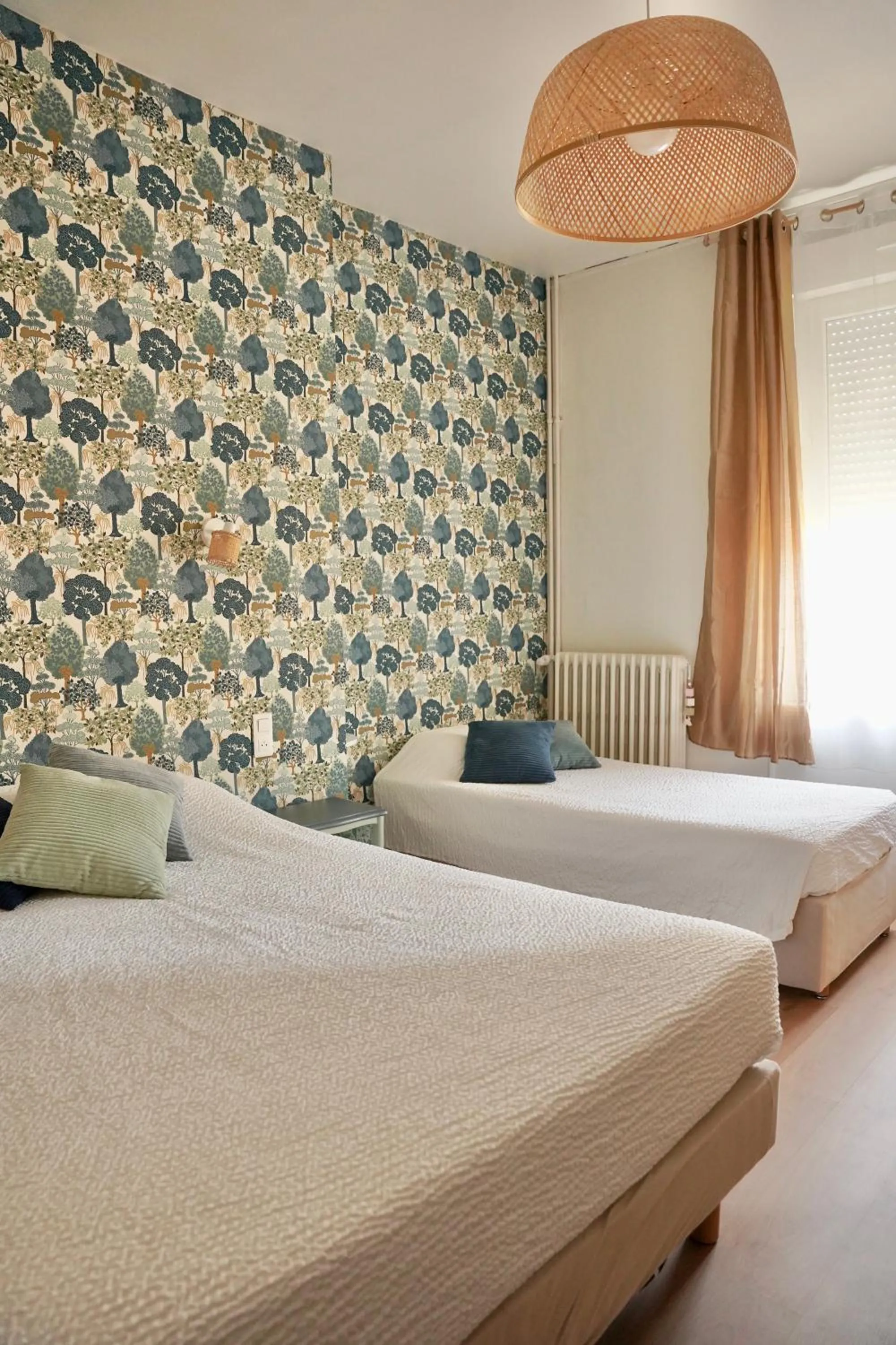 Bedroom, Bed in Hotel de France