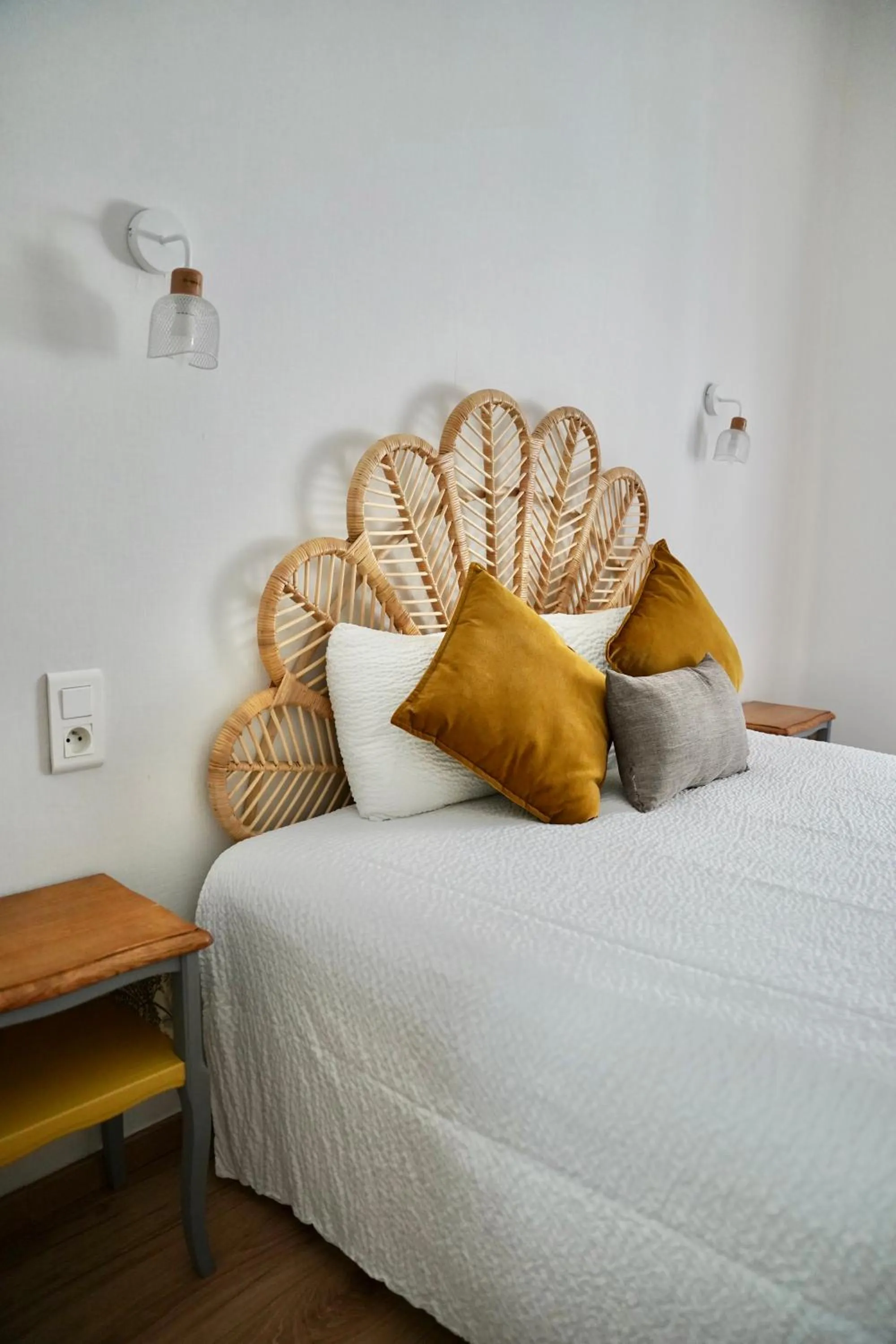 Bedroom, Bed in Hotel de France