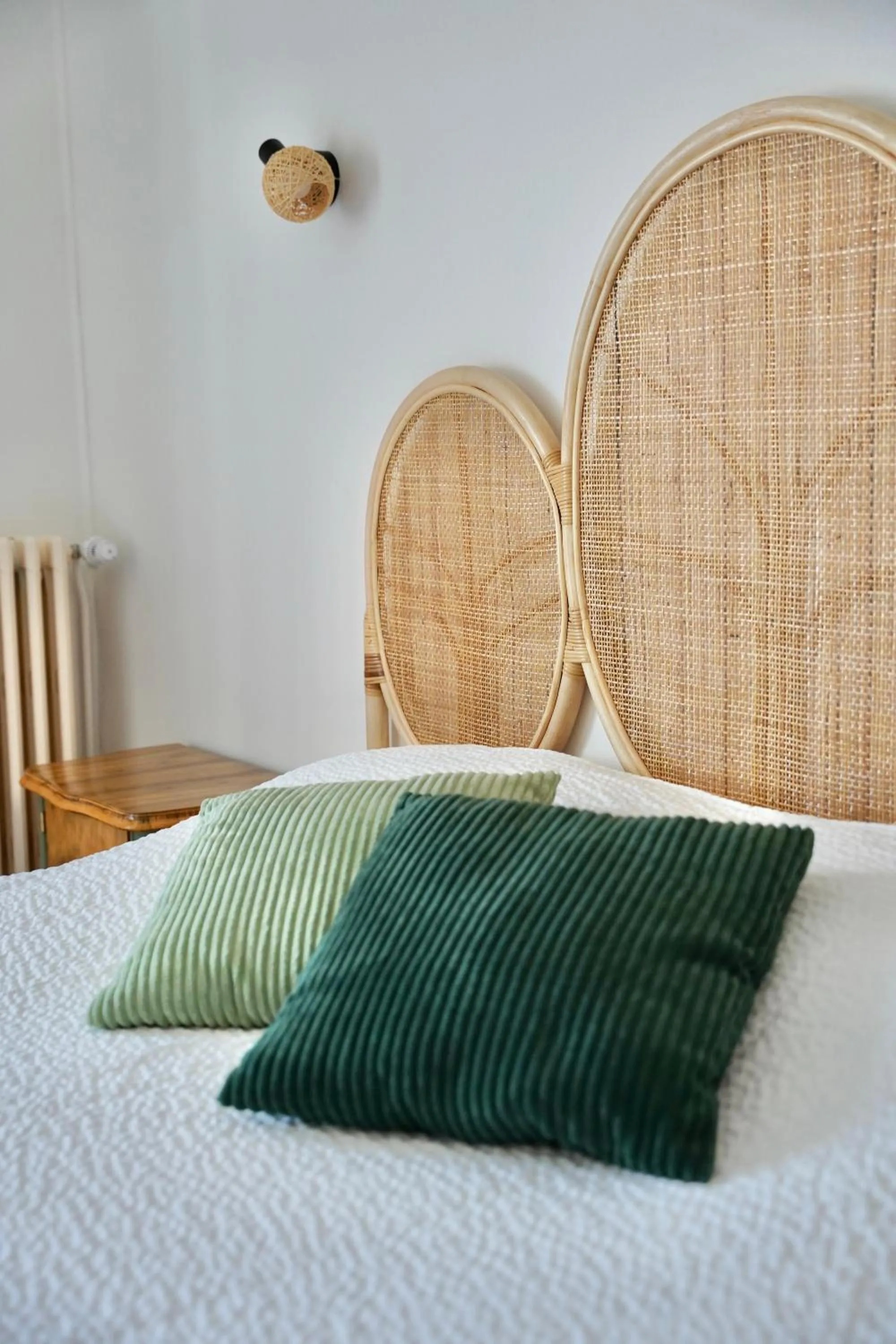 Bedroom, Bed in Hotel de France