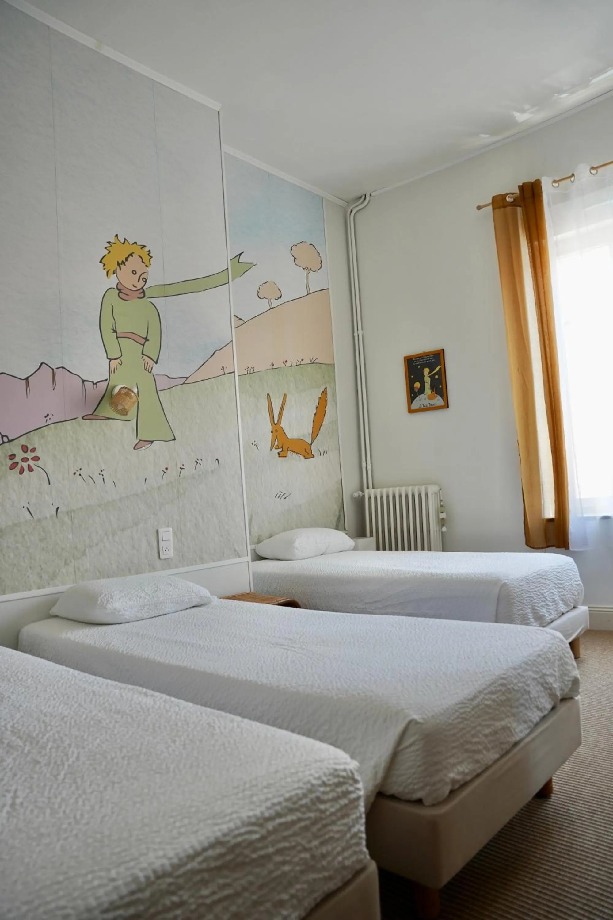 Bedroom, Bed in Hotel de France