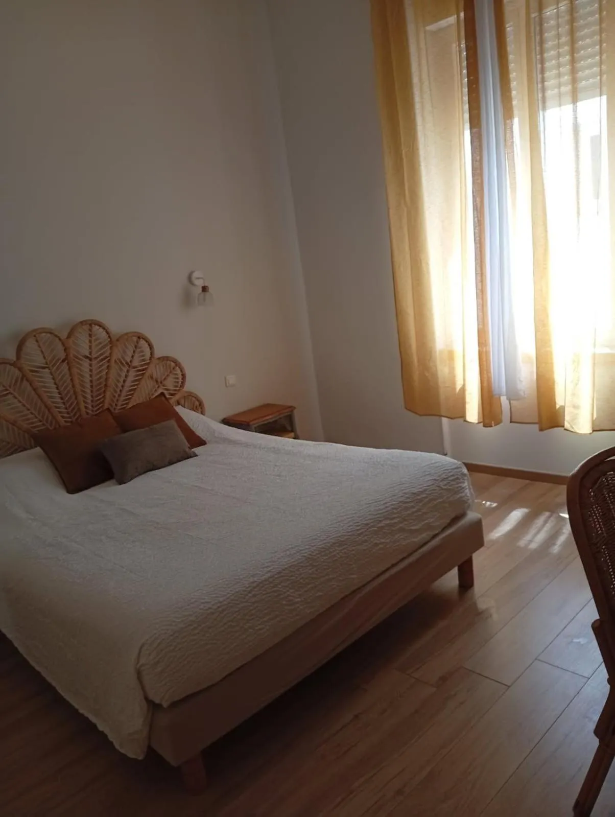 Bedroom, Bed in Hotel de France