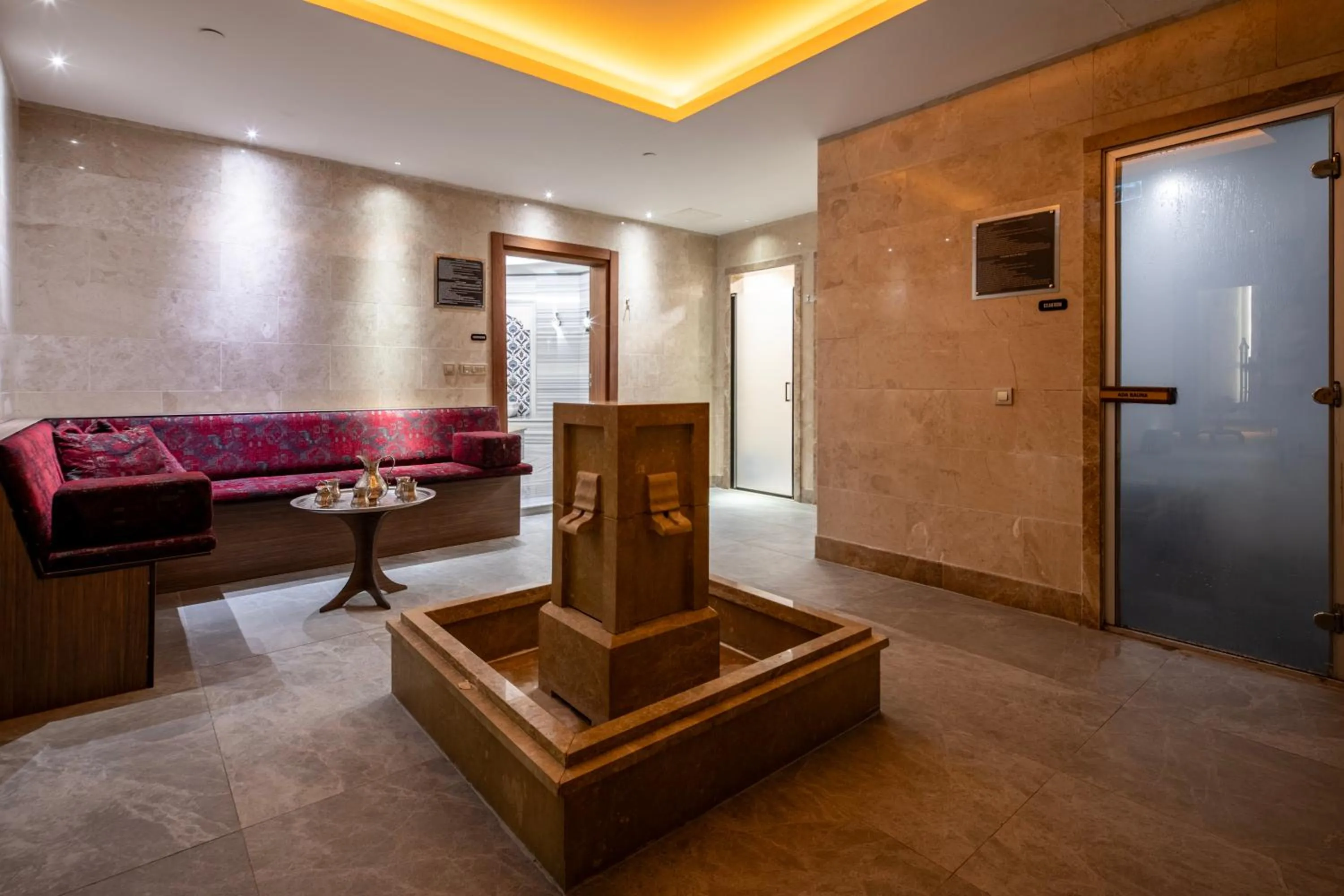 Steam room in Grand Harilton Otel