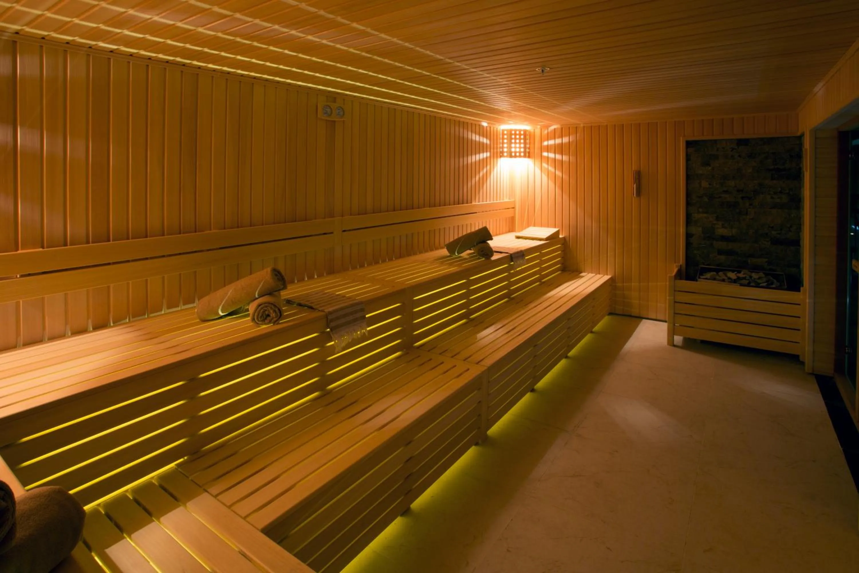 Sauna in Royal Stay Palace Hotel