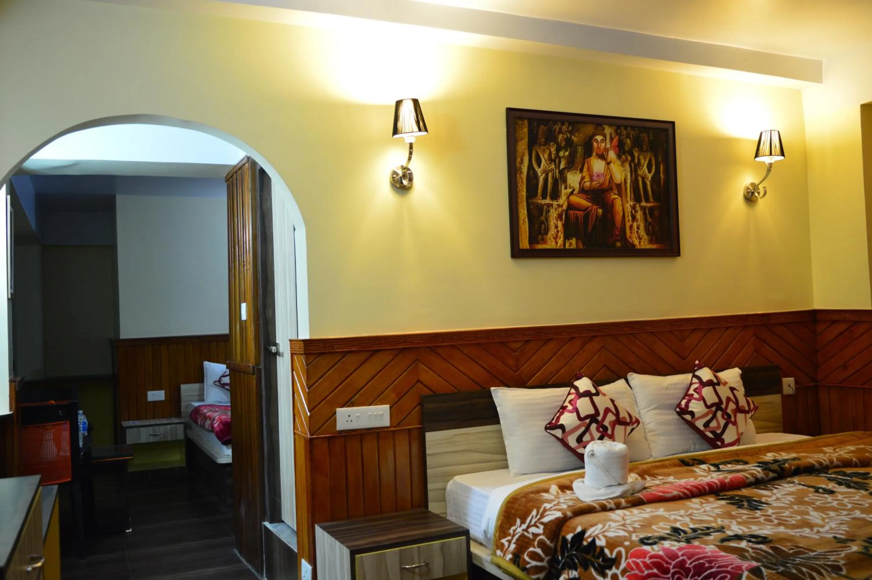 Bed in Hotel Golden Sunrise & Spa