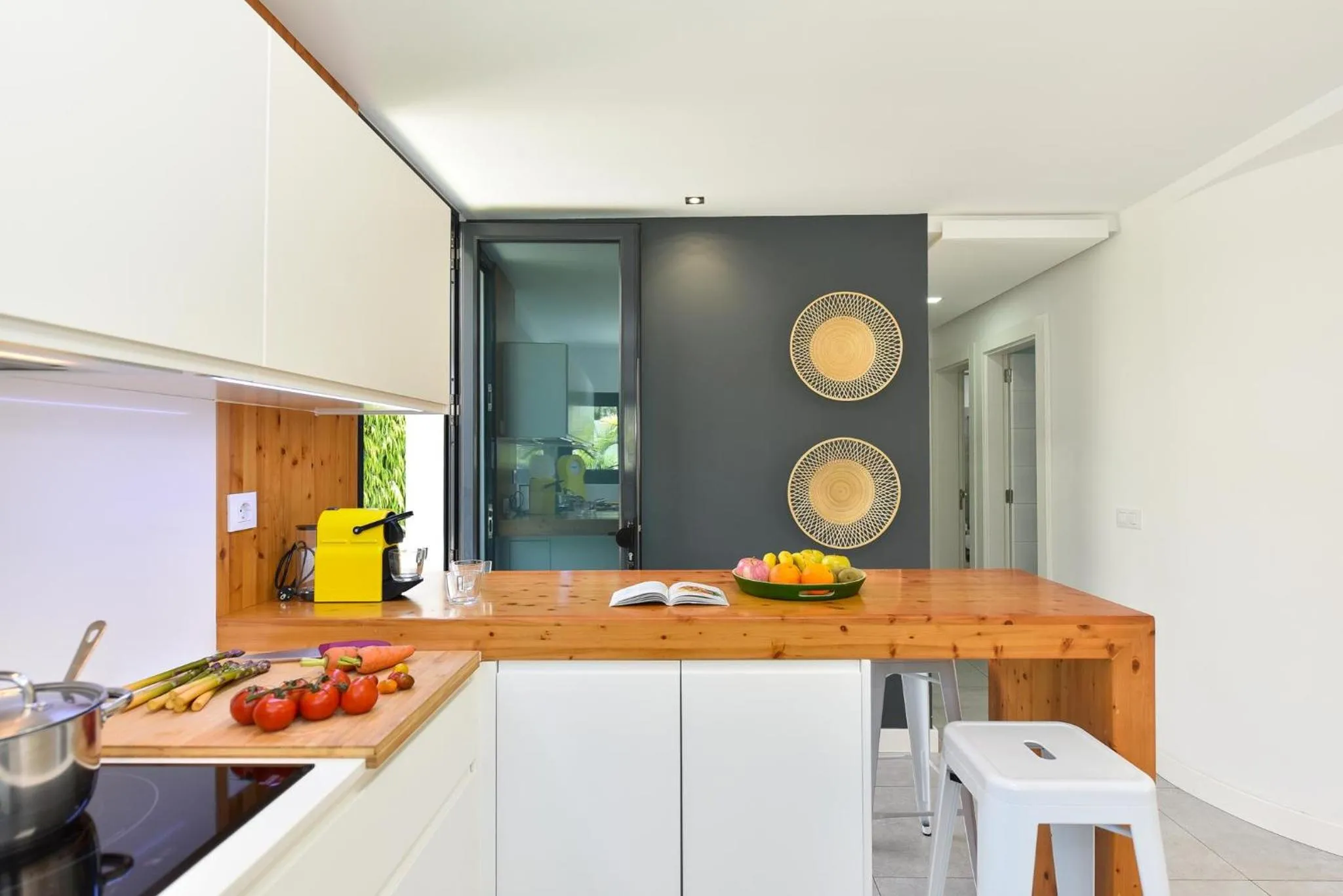 Kitchen or kitchenette in Cozy bungalow for 6 in Playa del Inglés GD04 by VillaGranCanaria
