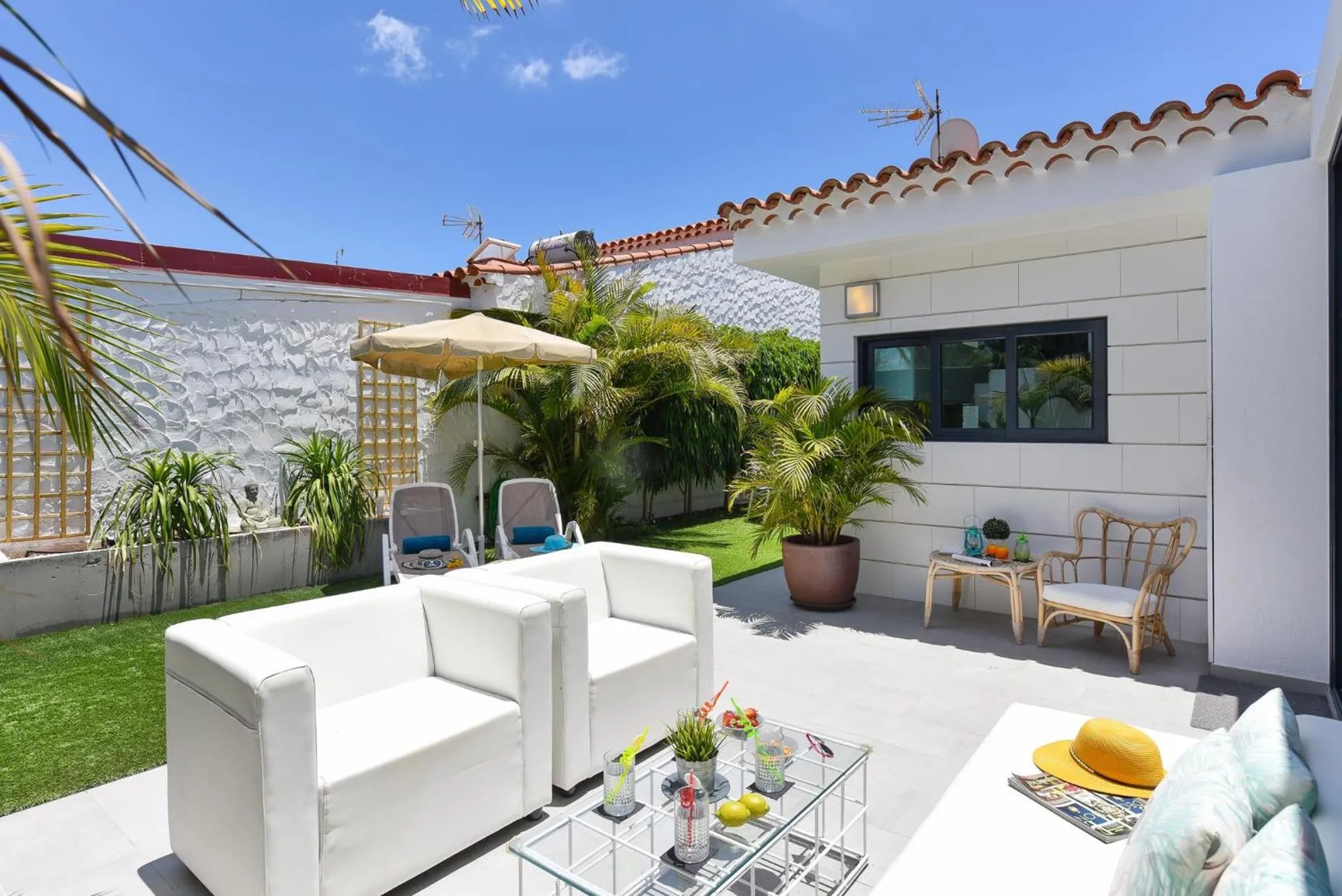 Patio in Cozy bungalow for 6 in Playa del Inglés GD04 by VillaGranCanaria