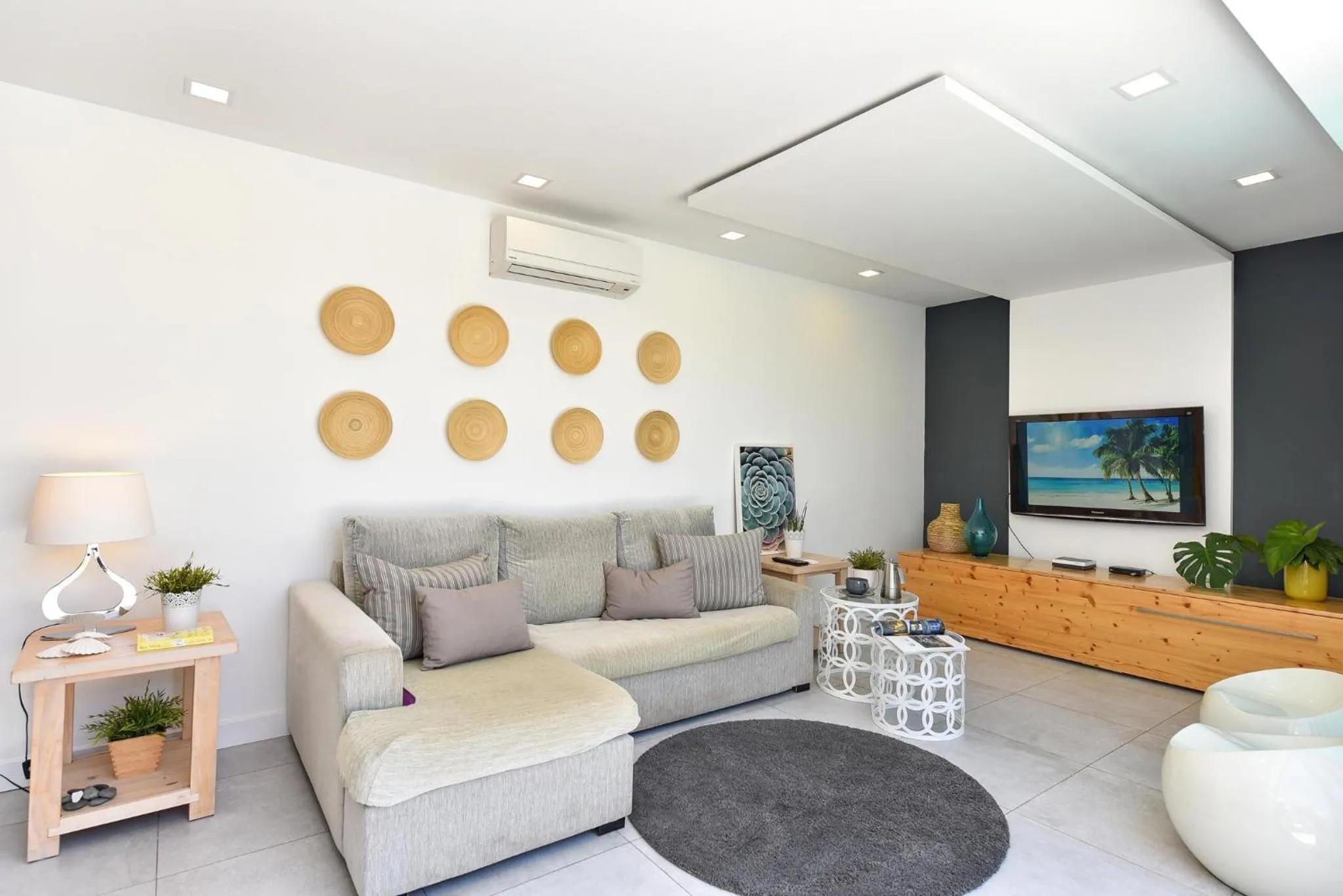 TV and multimedia in Cozy bungalow for 6 in Playa del Inglés GD04 by VillaGranCanaria