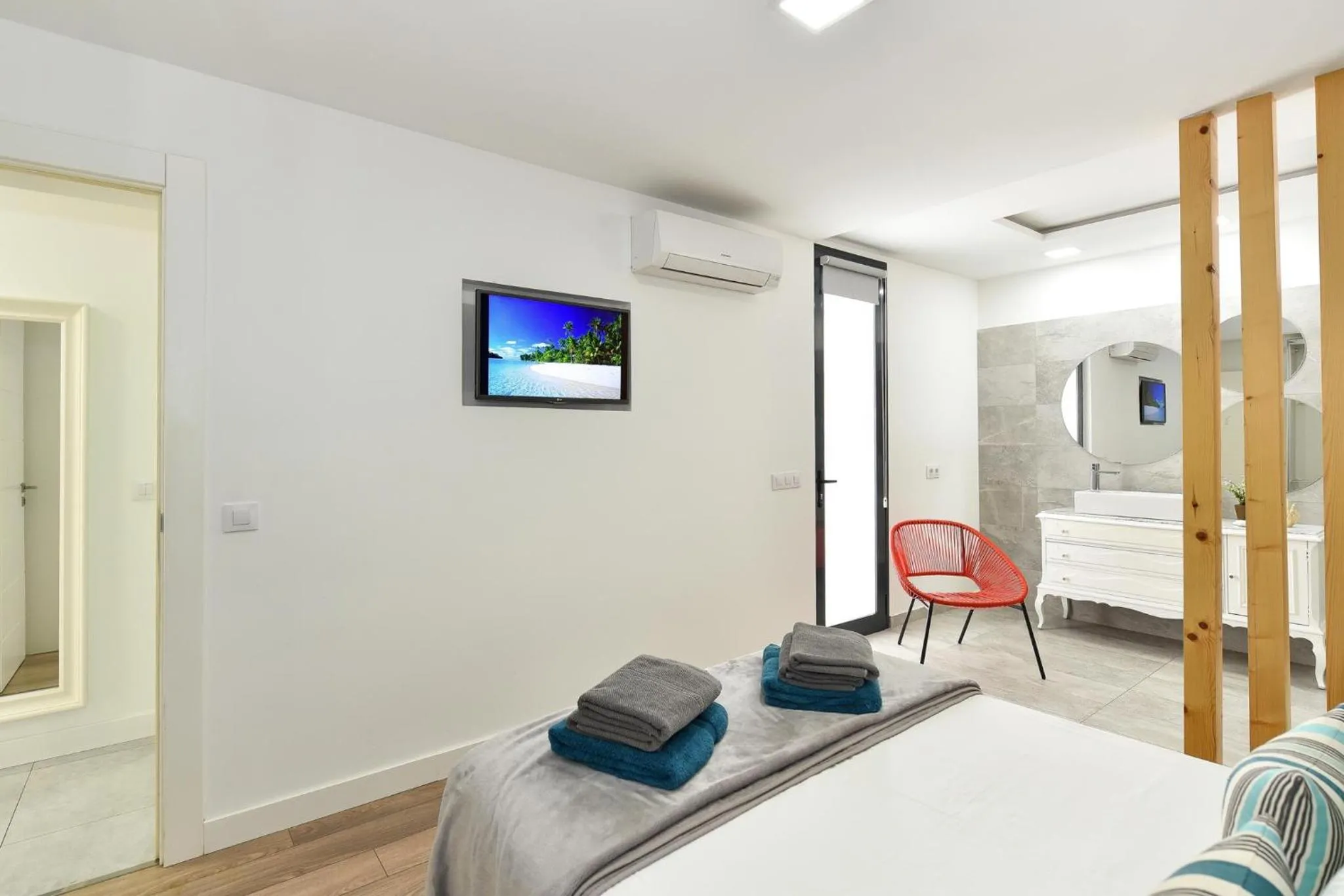 TV and multimedia, Bed in Cozy bungalow for 6 in Playa del Inglés GD04 by VillaGranCanaria