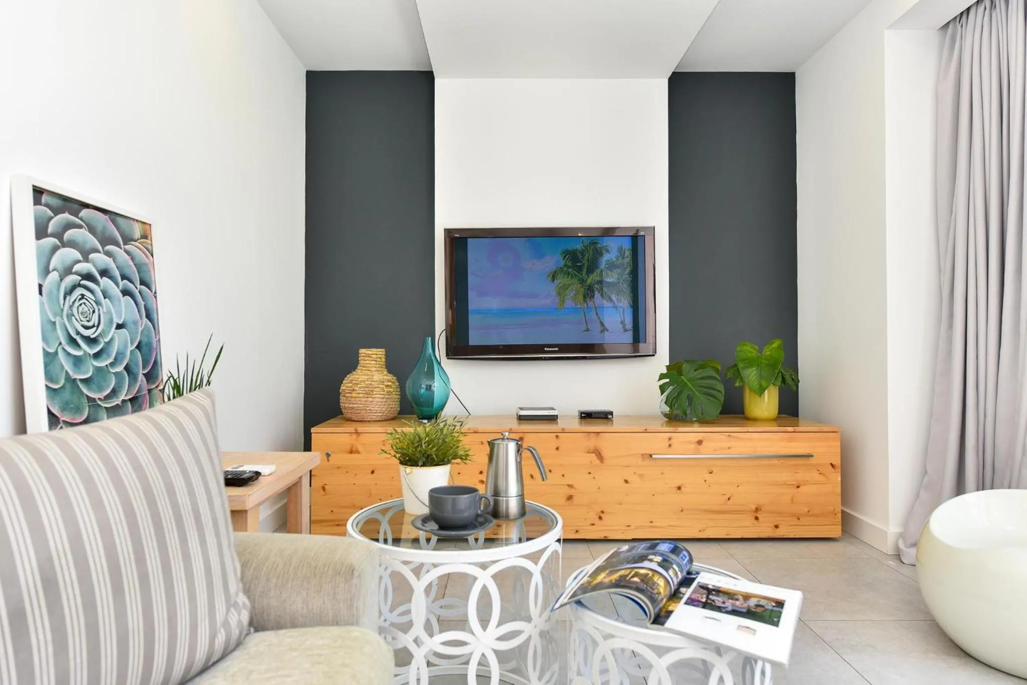 TV and multimedia in Cozy bungalow for 6 in Playa del Inglés GD04 by VillaGranCanaria