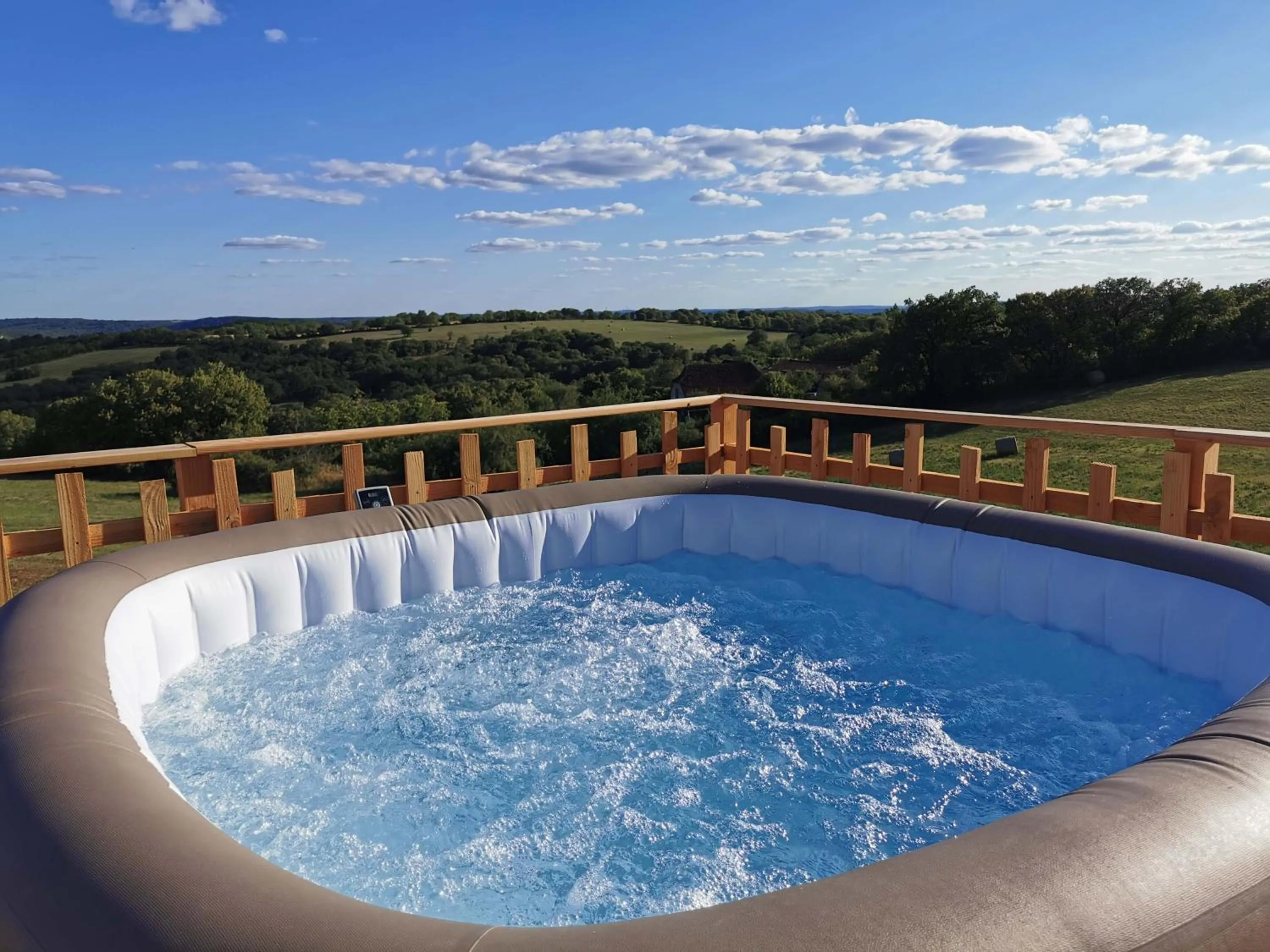 Hot Tub in noct enbulle