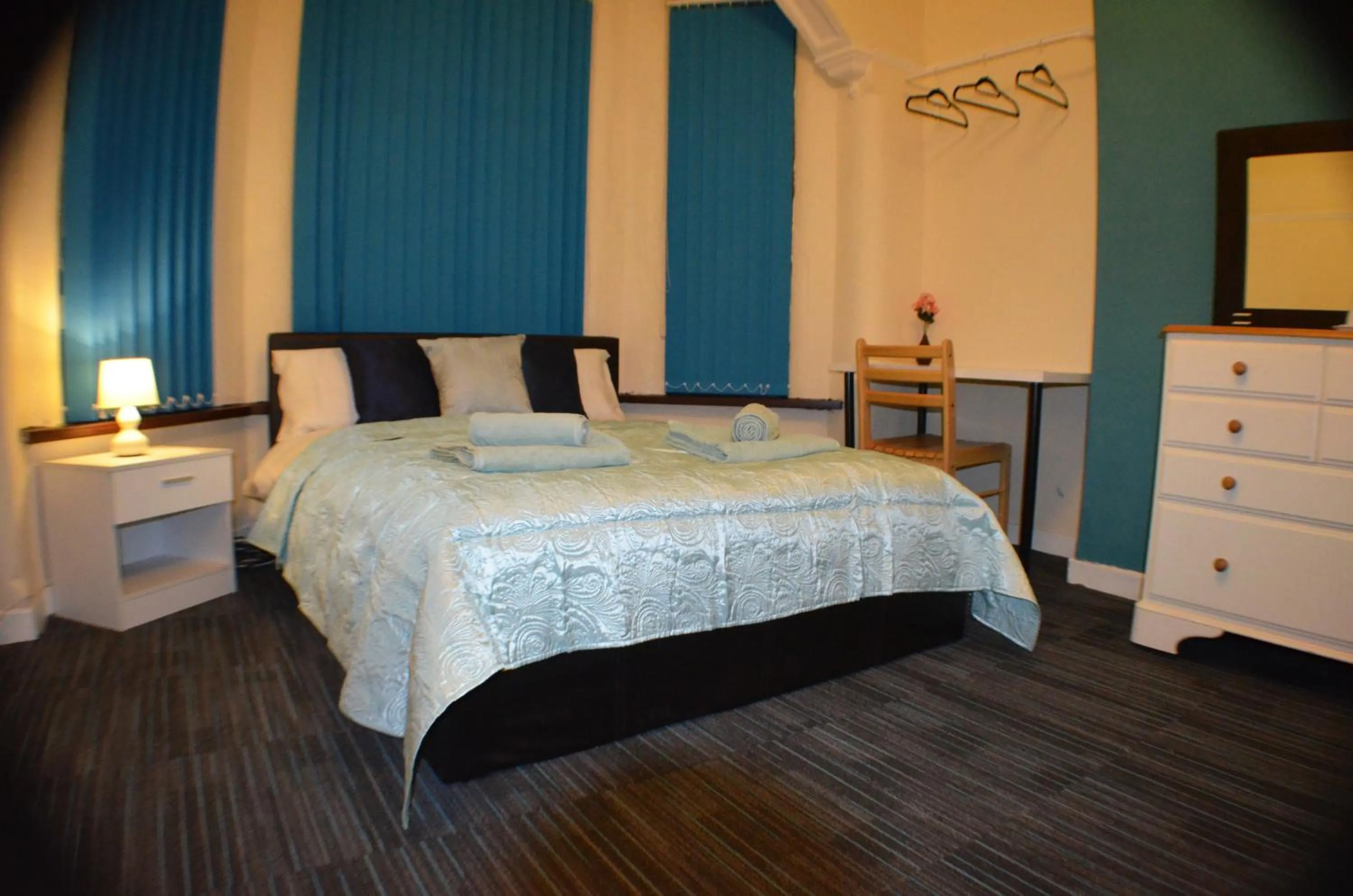 Bedroom, Bed in Birchfields Guest House