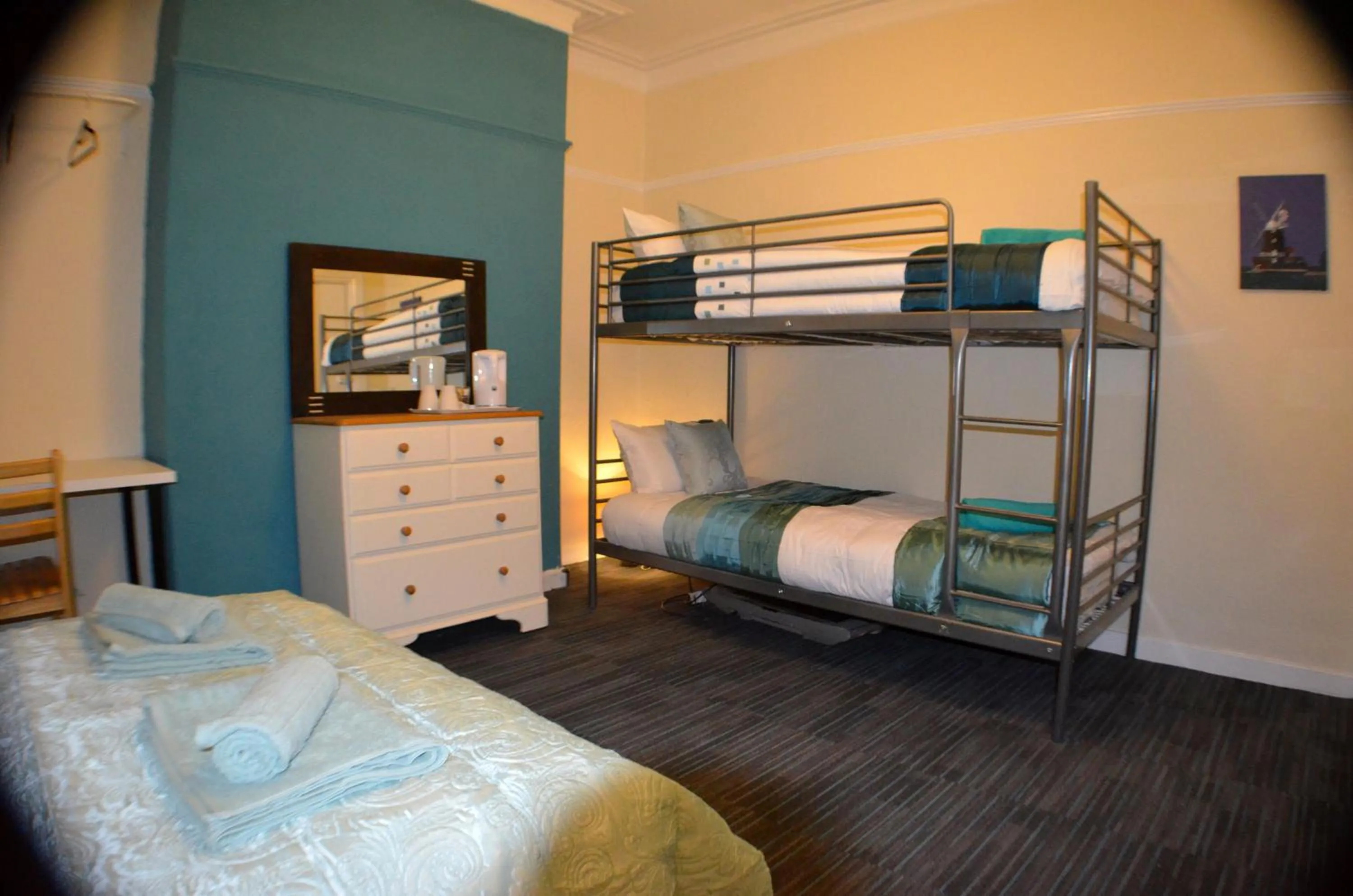 Bedroom, Bed in Birchfields Guest House