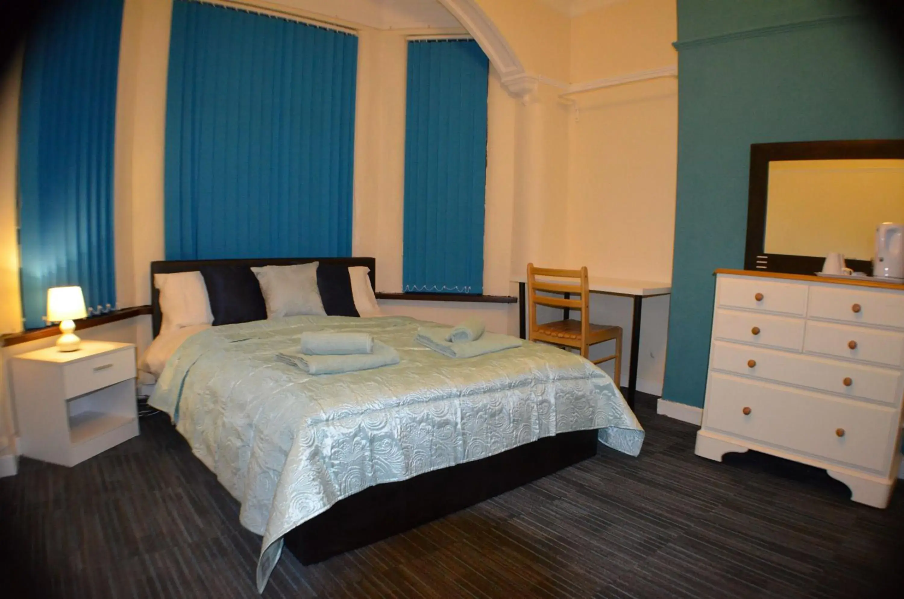 Quadruple Room in Birchfields Guest House Quadruple Room in Birchfields Guest House