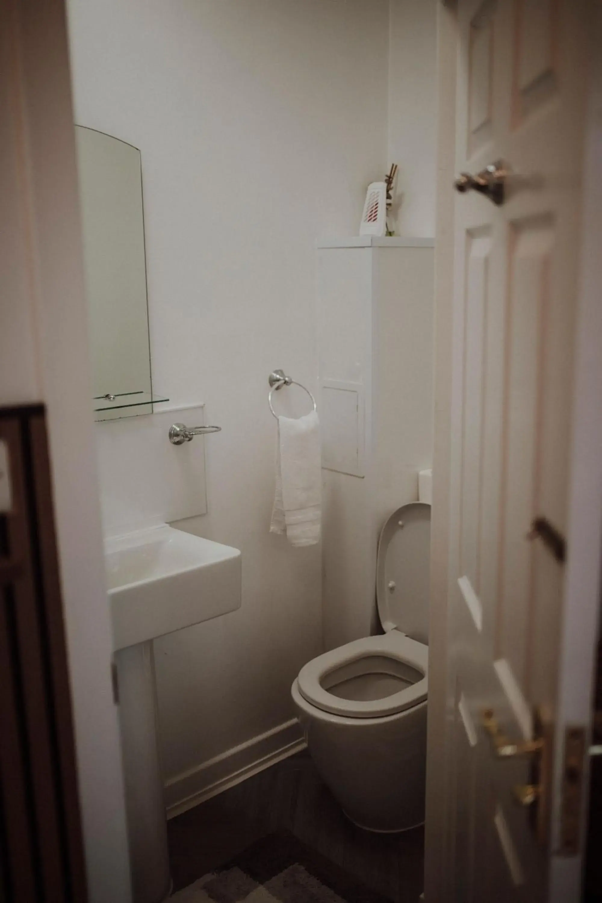 Shower in 16 Pilrig Guest House Shower in 16 Pilrig Guest House