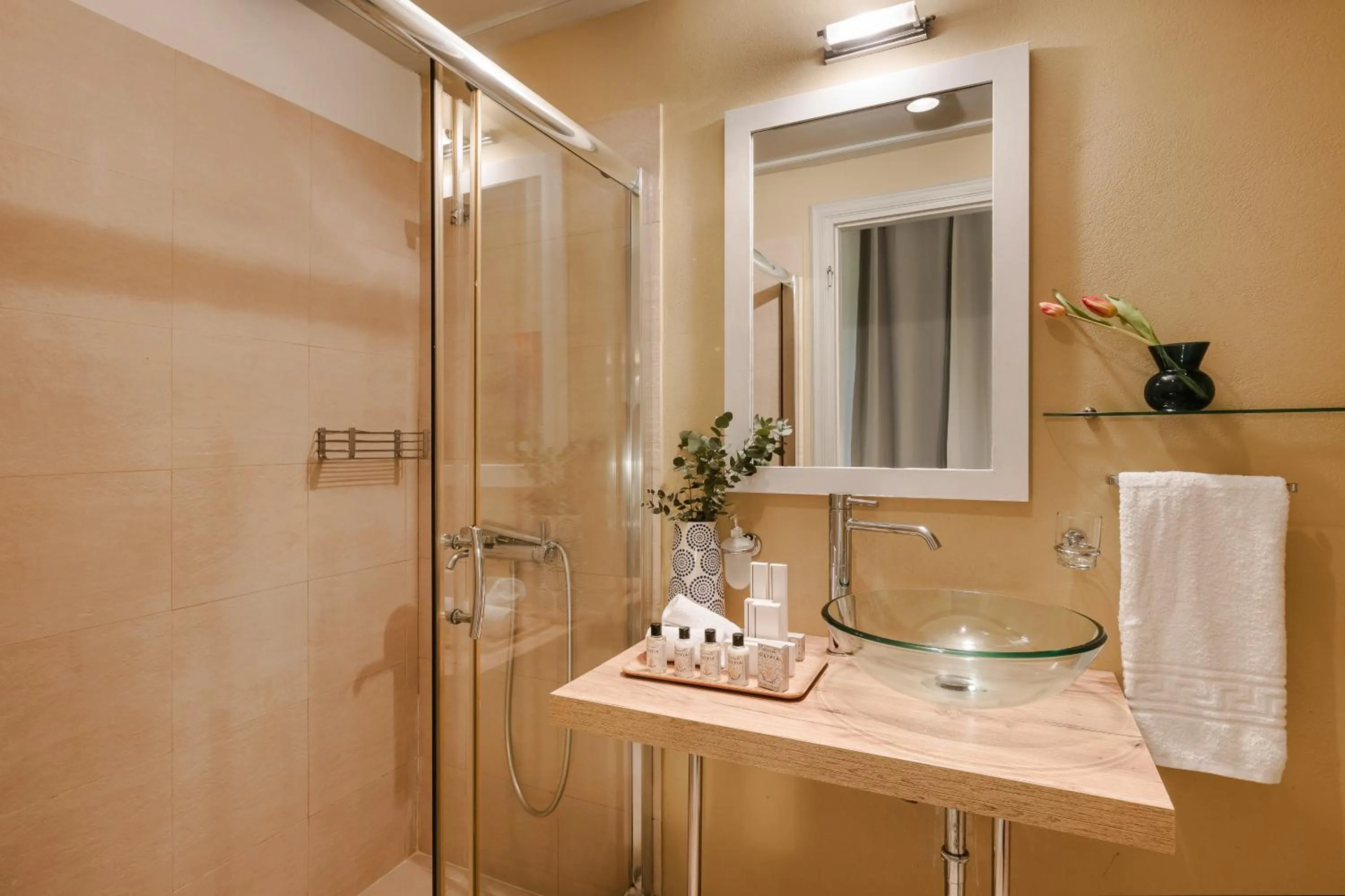 Bathroom in Hydra Hotel