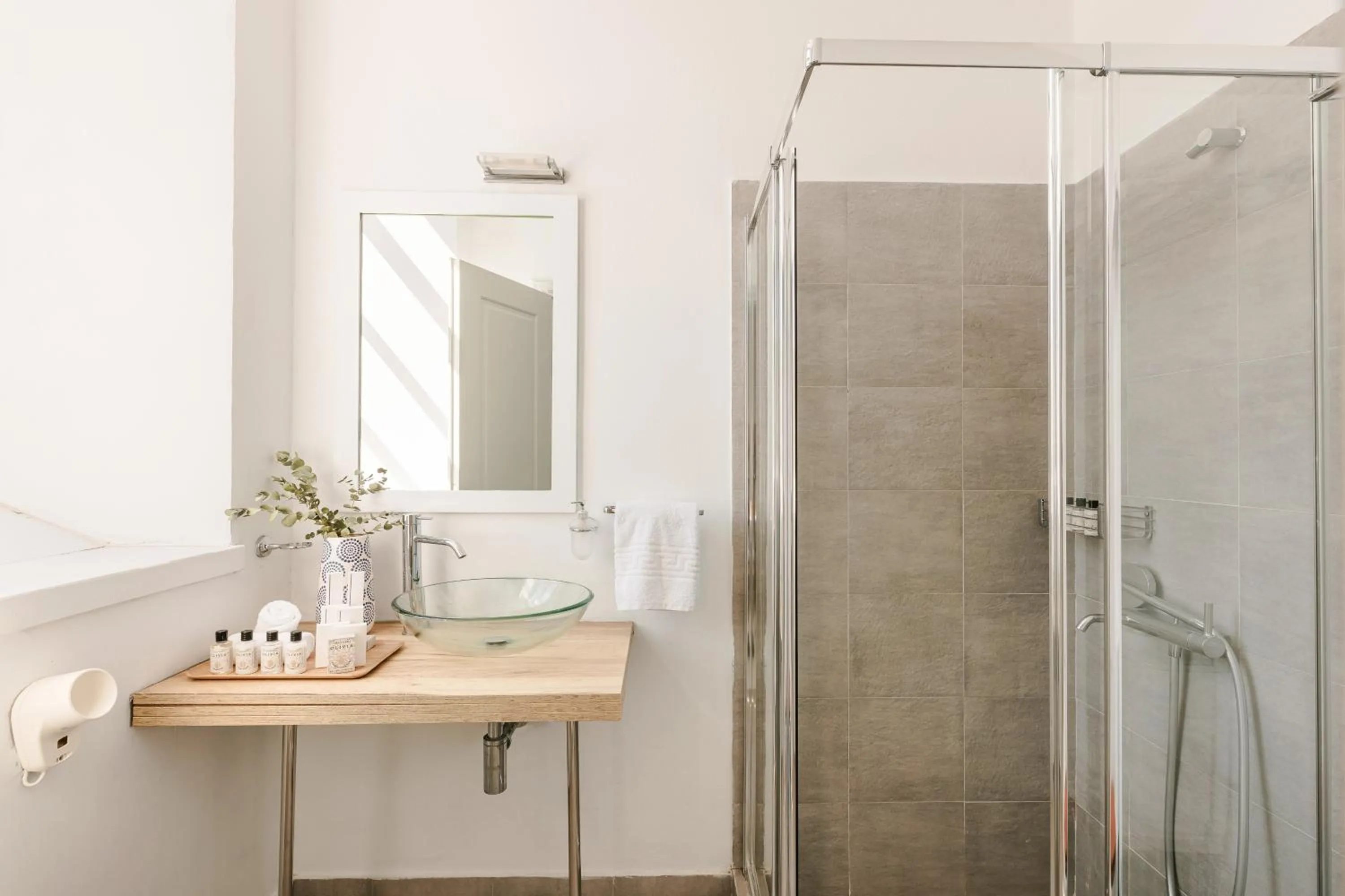 Bathroom in Hydra Hotel