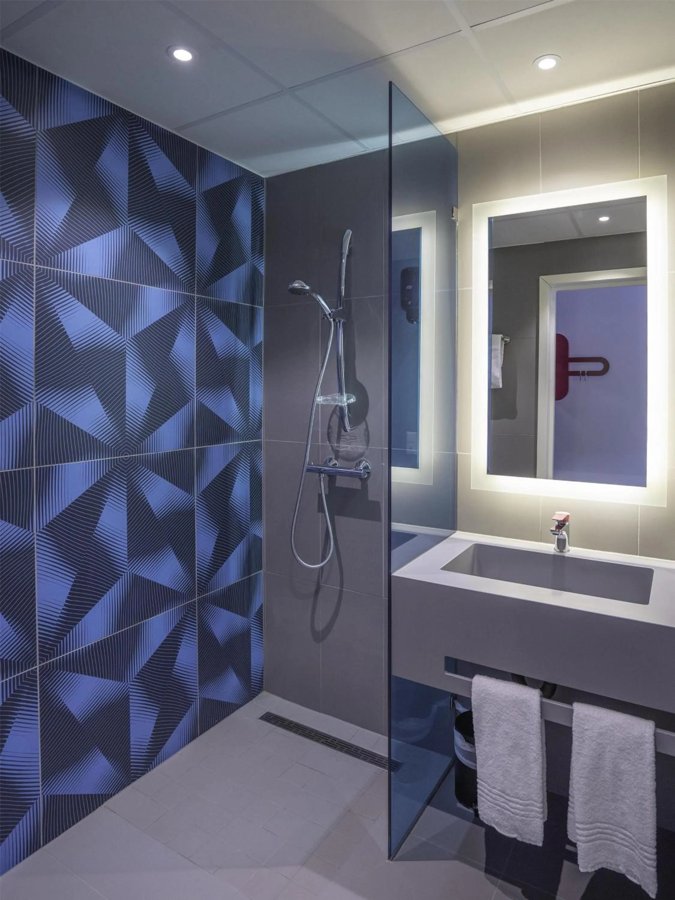 Bathroom in Prize by Radisson, Solheimsviken Bergen