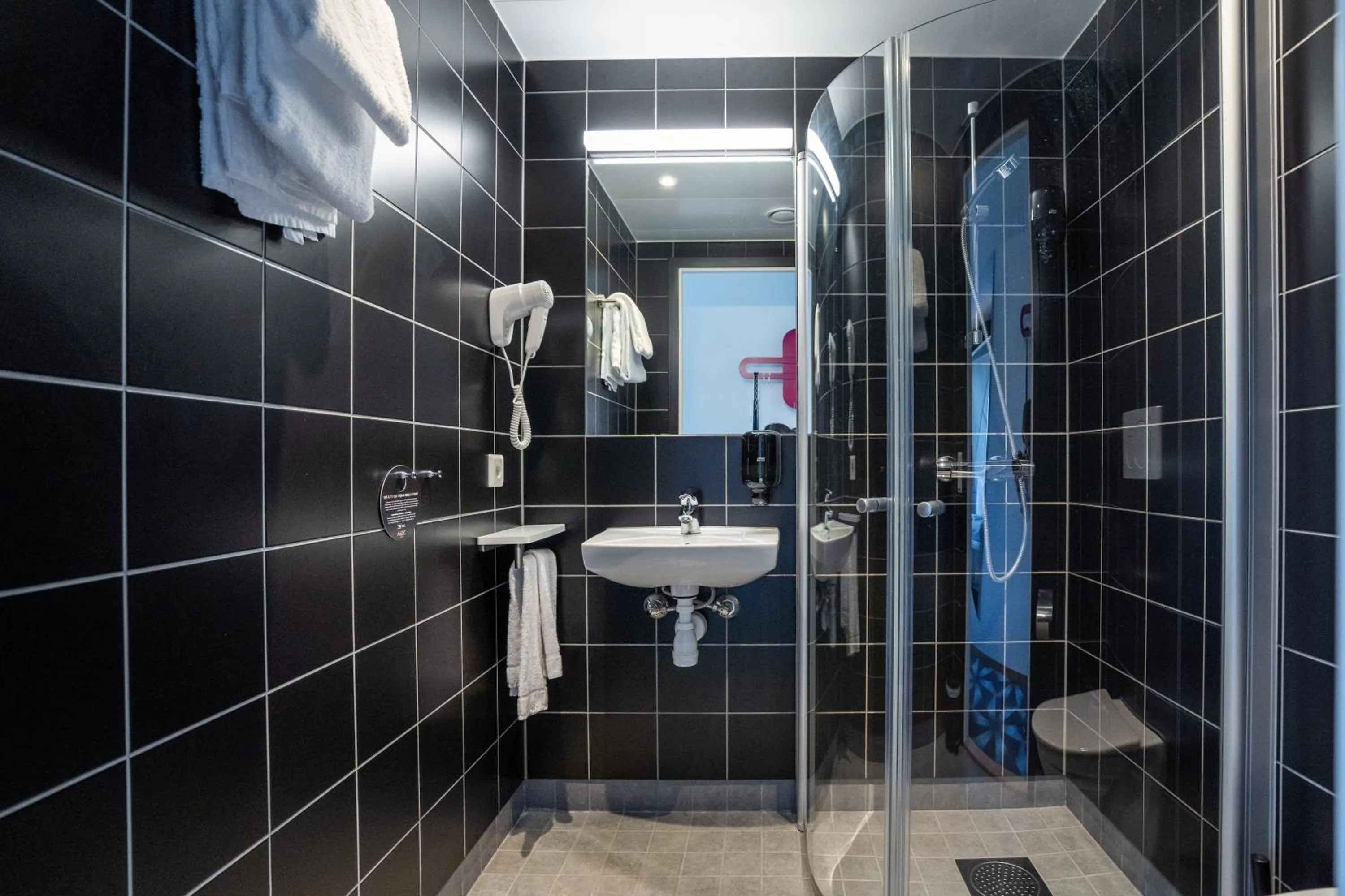 Shower in Prize by Radisson, Solheimsviken Bergen