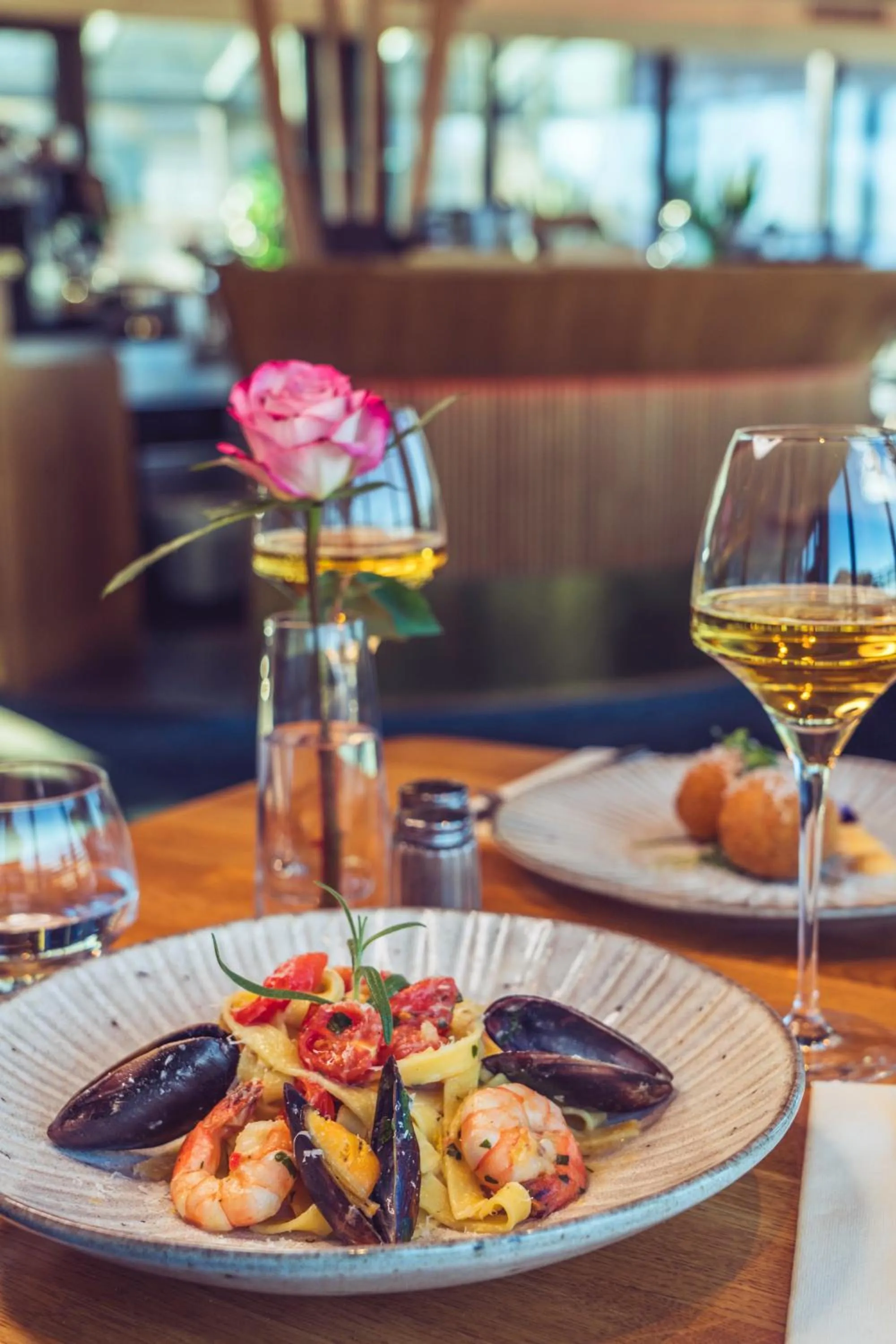 Restaurant/places to eat in Magic Hotel Solheimsviken