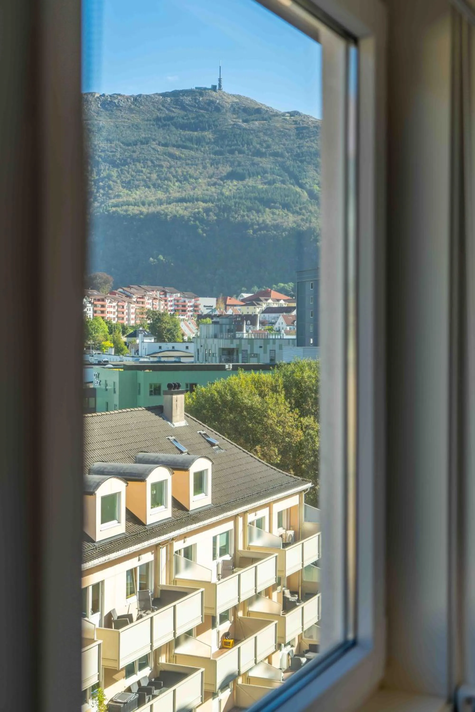 Mountain view in Magic Hotel Solheimsviken