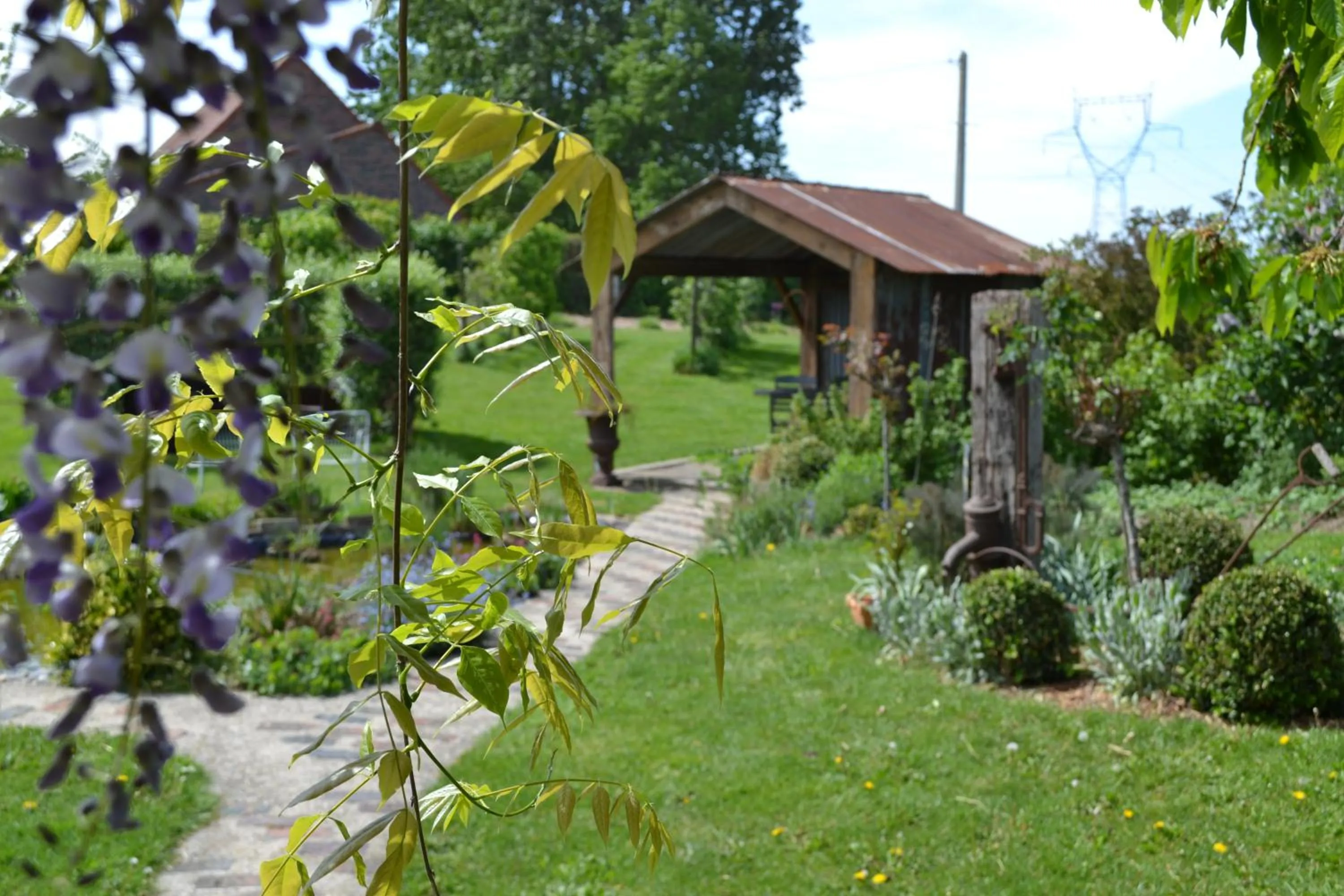 Garden in Chambres D´Hôtes Herbes Folles