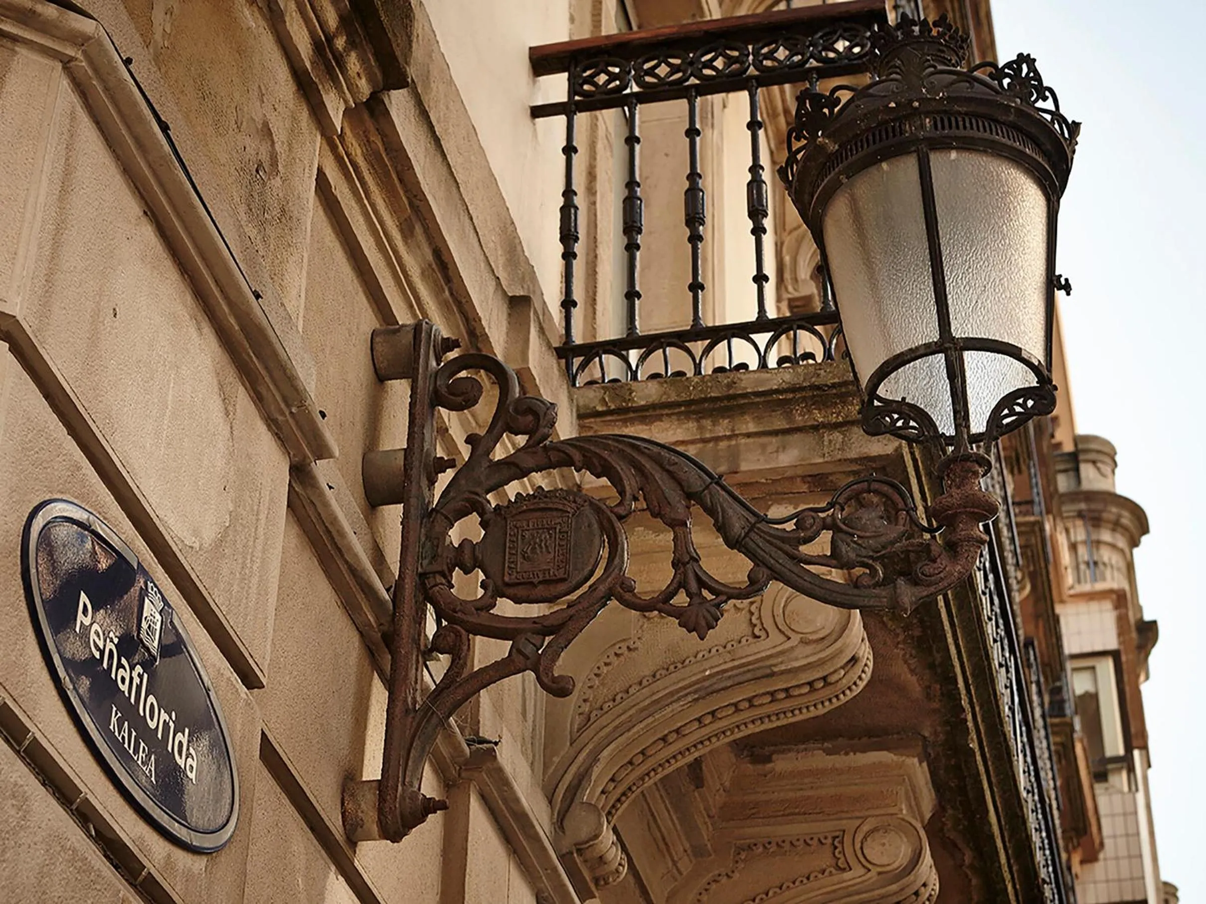 Property logo or sign in Pensión Peñaflorida