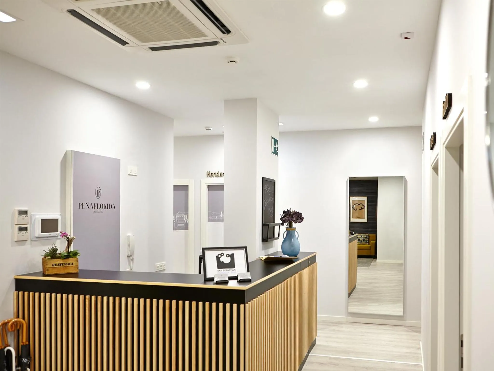 Lobby or reception in Pensión Peñaflorida