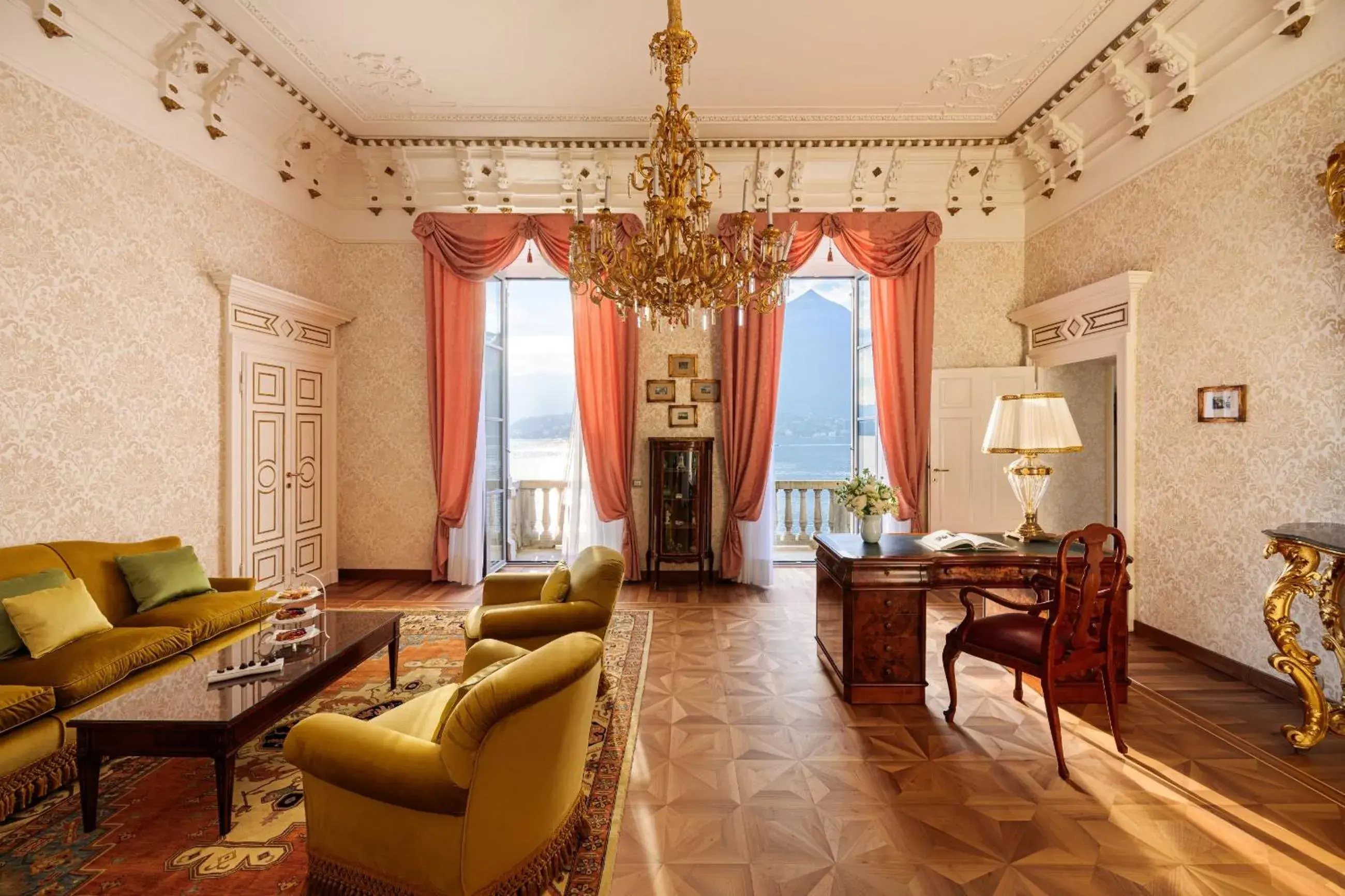 Queen of Sweden Suite Lake View and Balcony in Grand Hotel Villa Serbelloni - A Legendary Hotel Queen of Sweden Suite Lake View and Balcony in Grand Hotel Villa Serbelloni - A Legendary Hotel