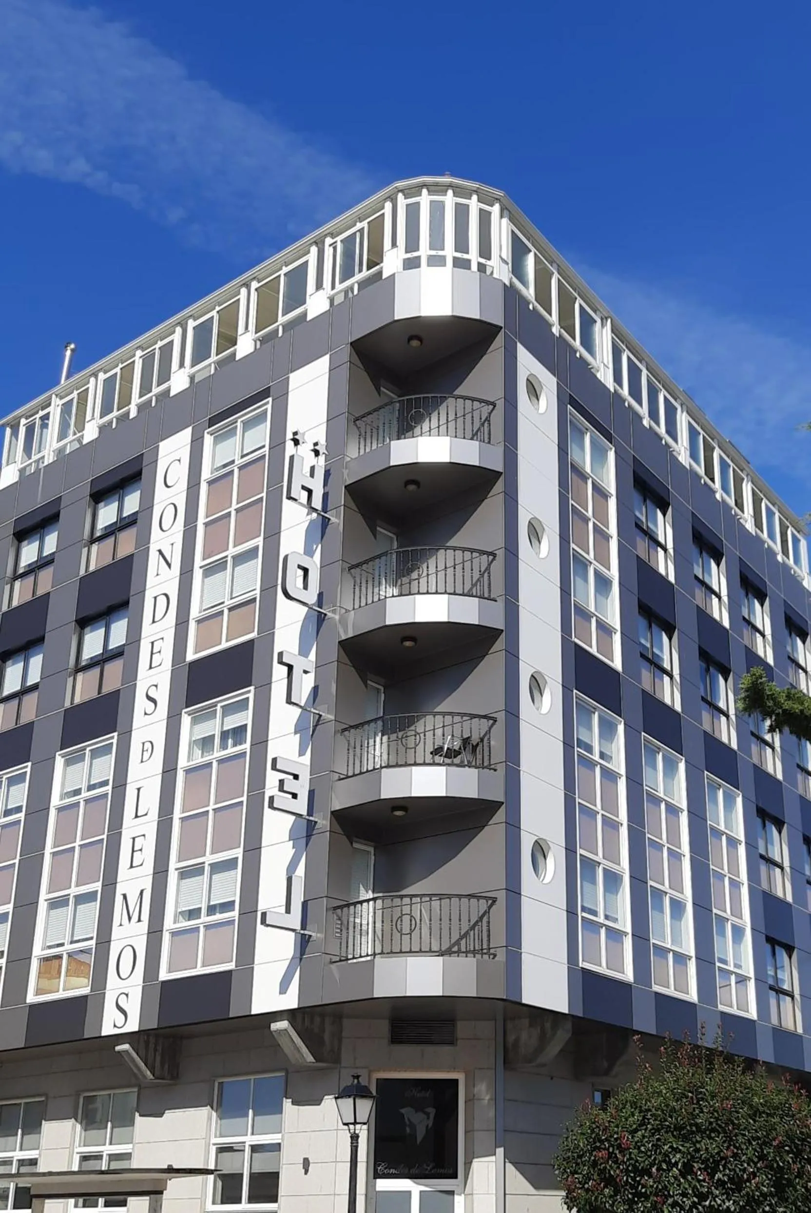 Property building in Hotel Condes De Lemos España