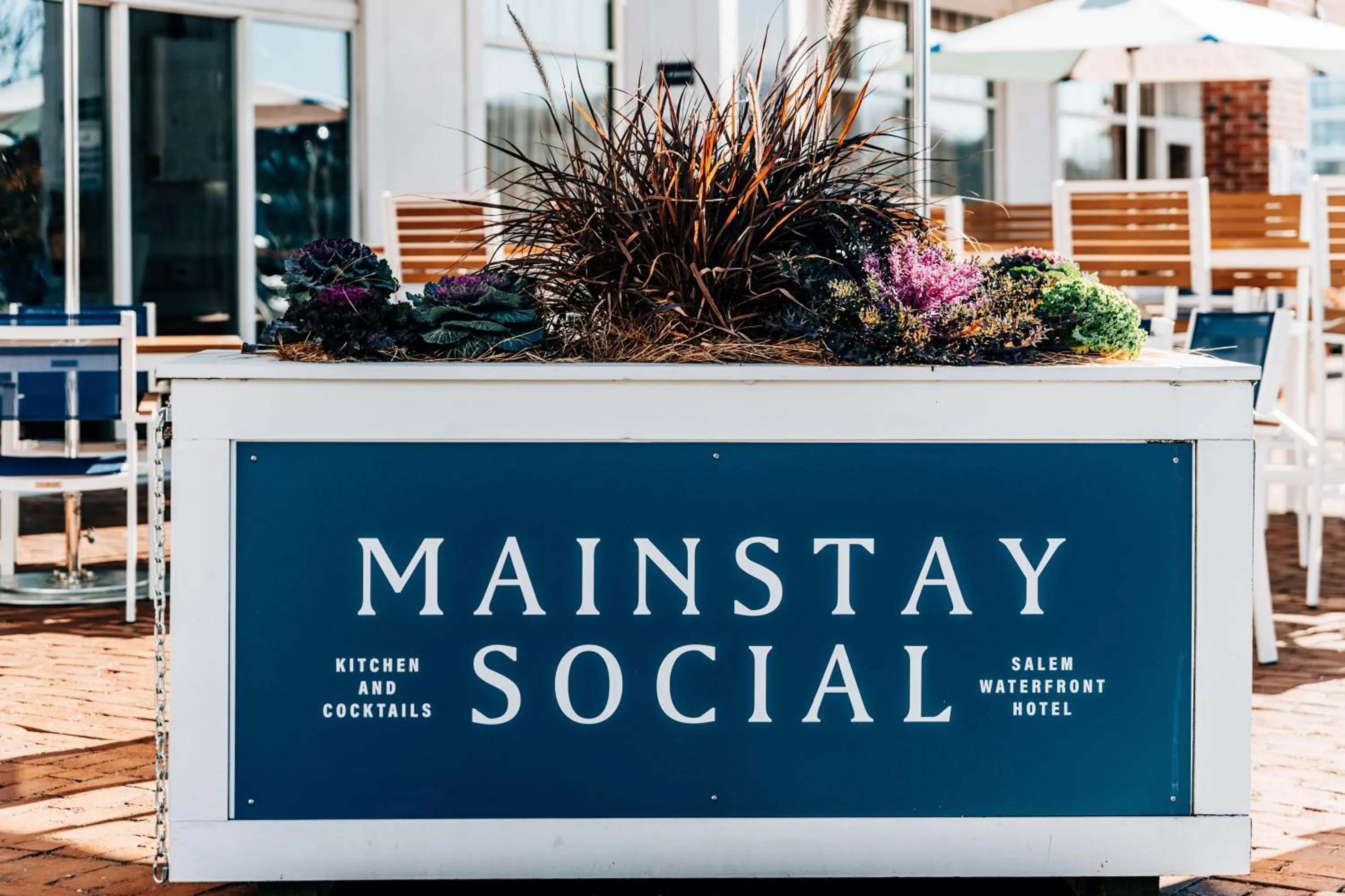 Lounge or bar in Salem Waterfront Hotel & Suites