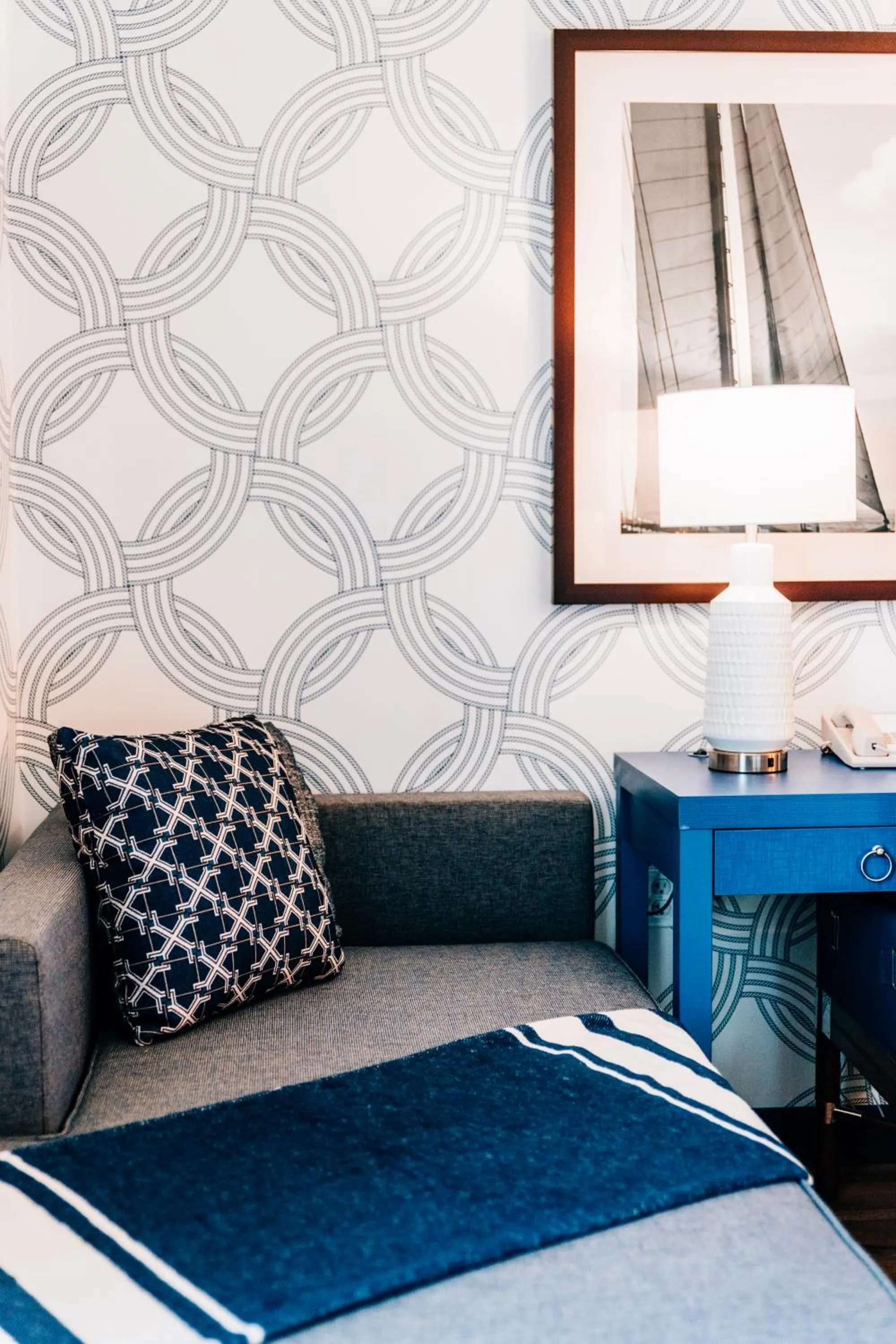 Seating area, Bed in Salem Waterfront Hotel & Suites