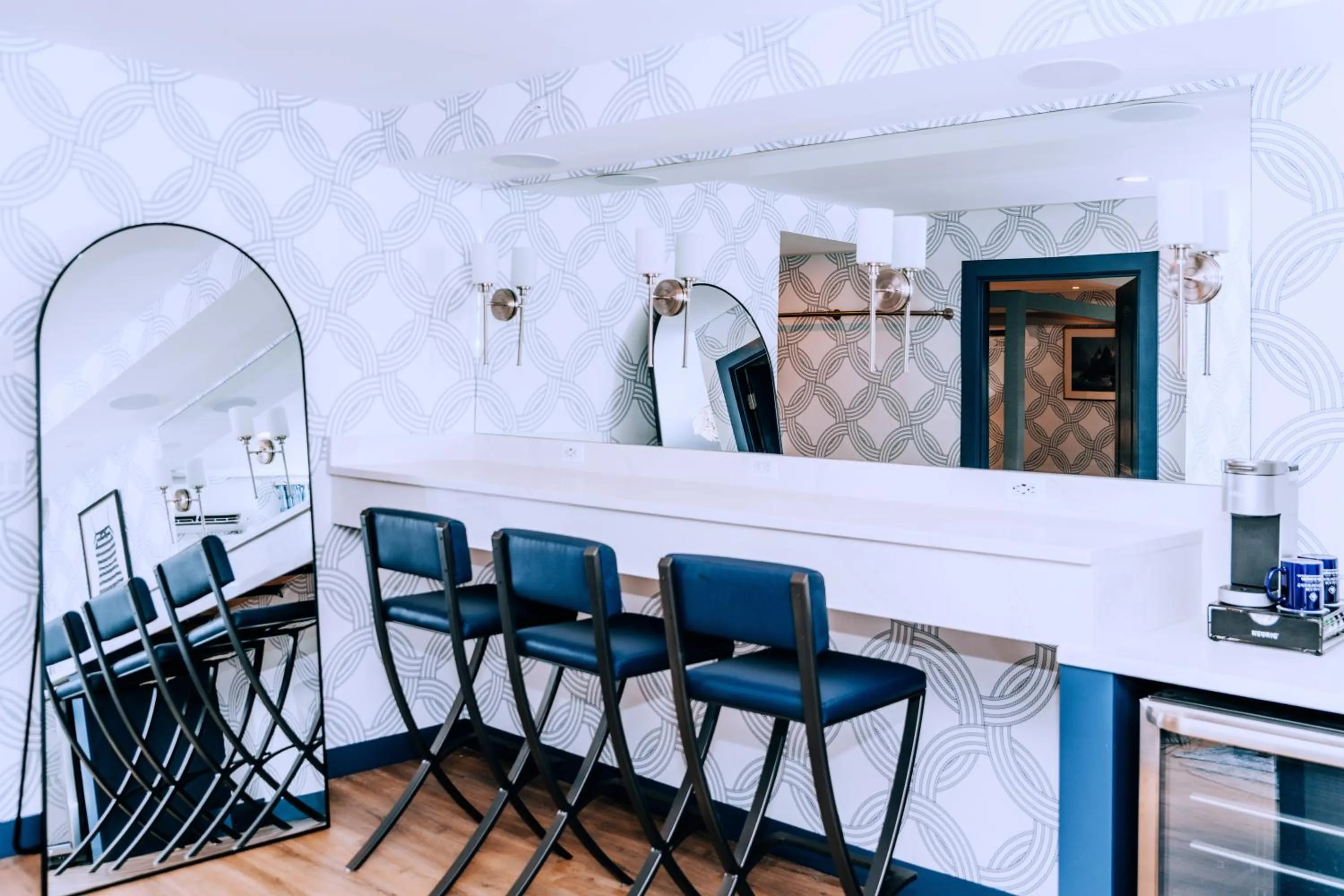 Living room in Salem Waterfront Hotel & Suites