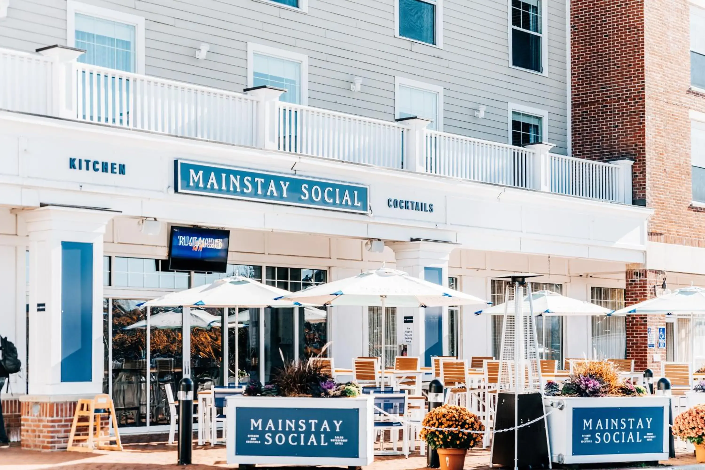 Lounge or bar in Salem Waterfront Hotel & Suites Lounge or bar in Salem Waterfront Hotel & Suites