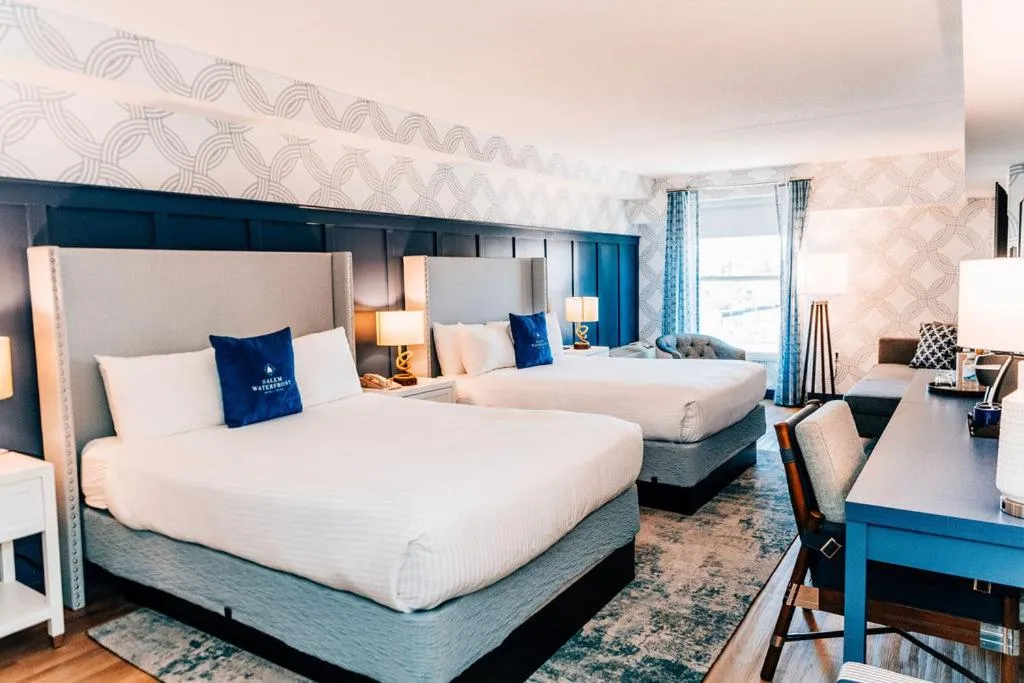 Bed in Salem Waterfront Hotel & Suites