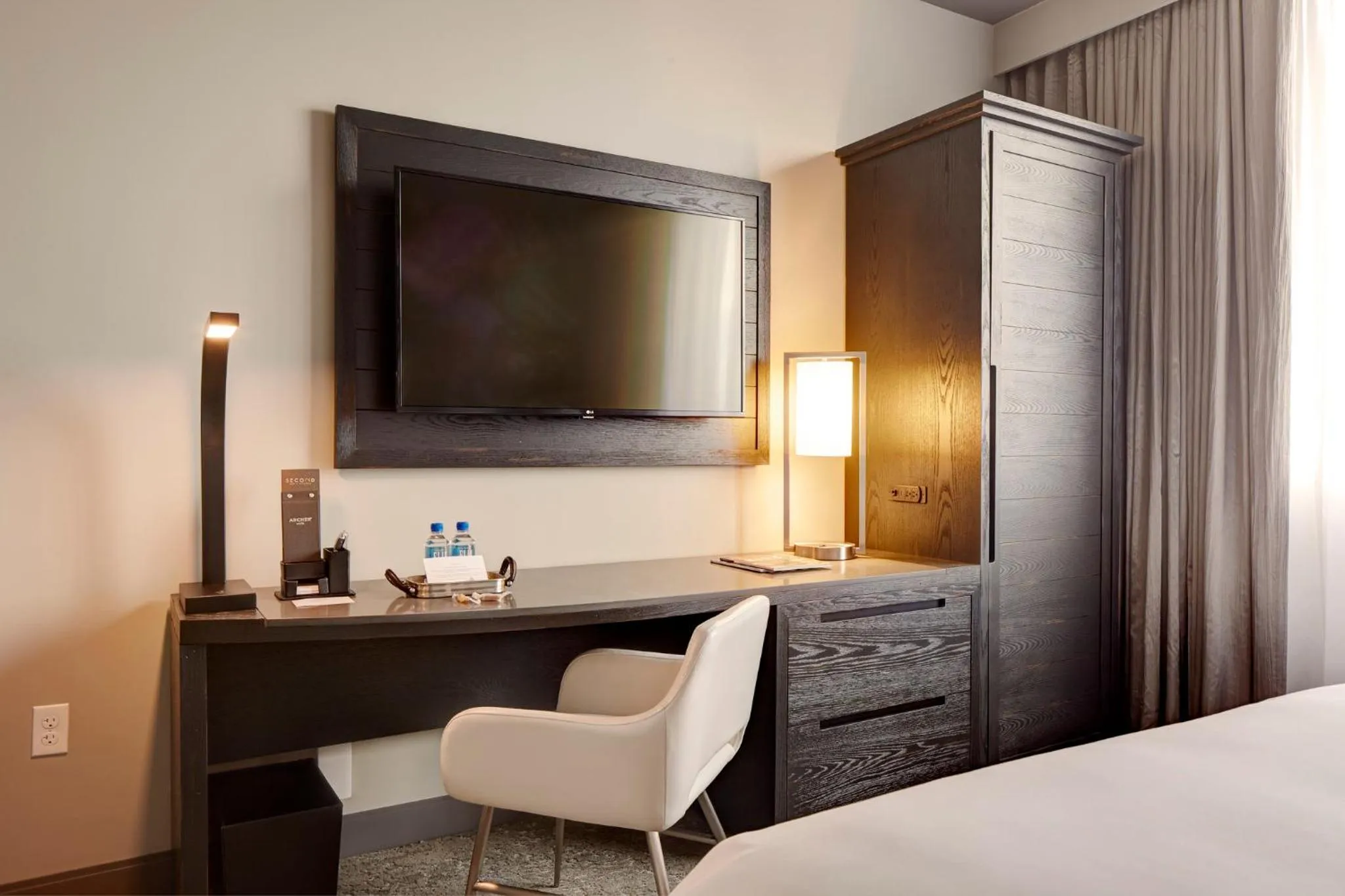 Photo of the whole room, Bed in Archer Hotel Austin