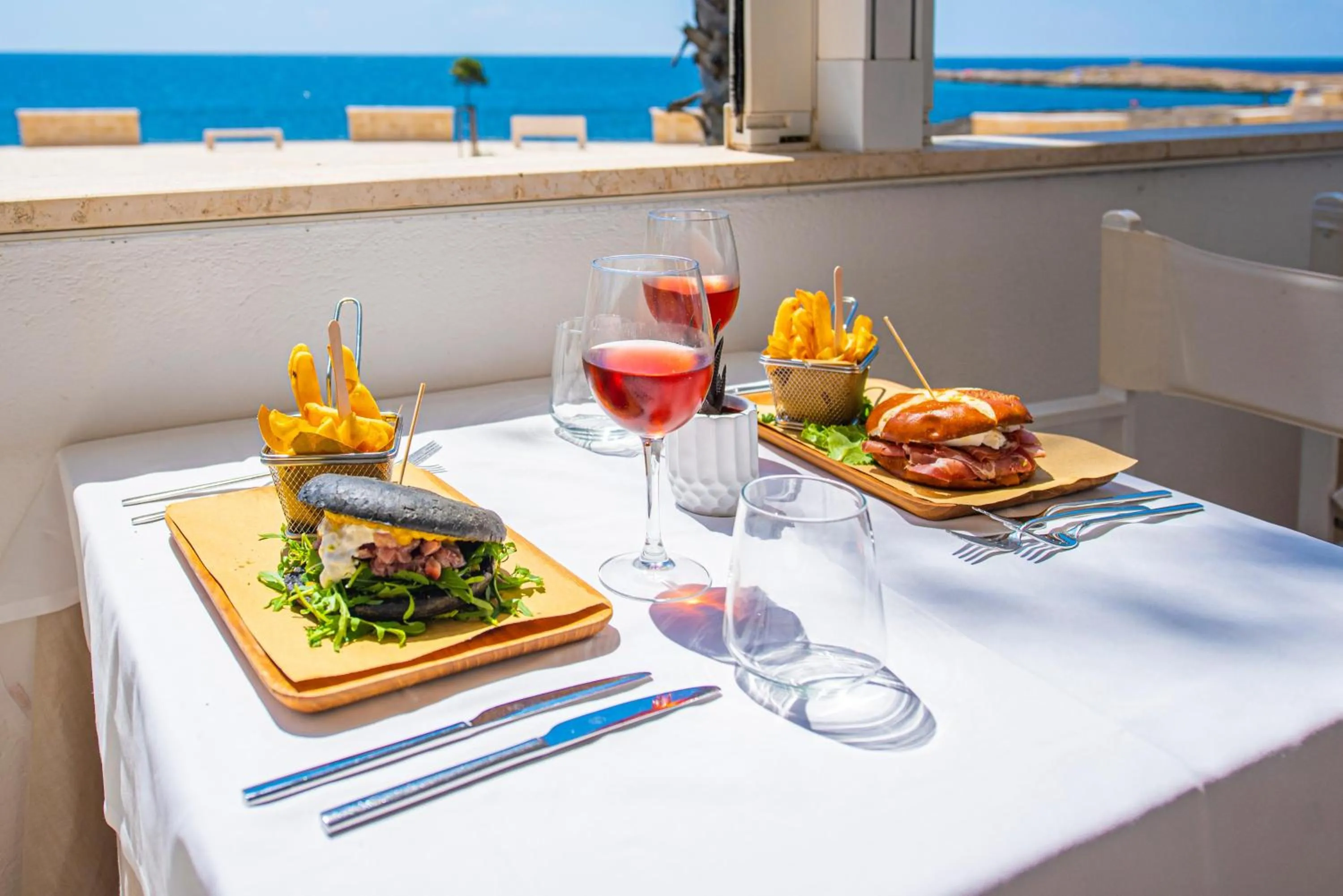 Restaurant/places to eat in Grand Hotel Riviera - CDSHotels