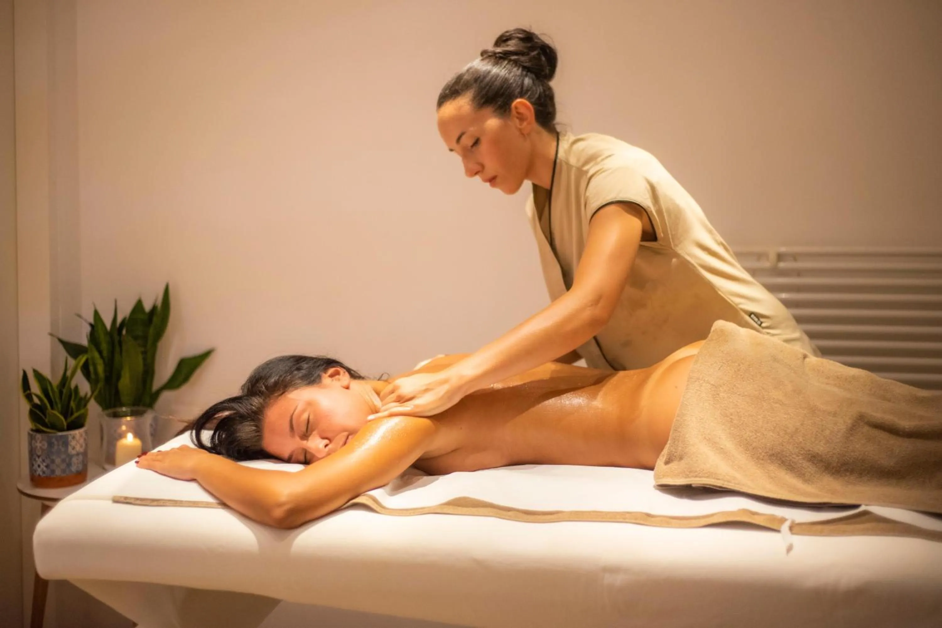 Massage in Grand Hotel Riviera - CDSHotels