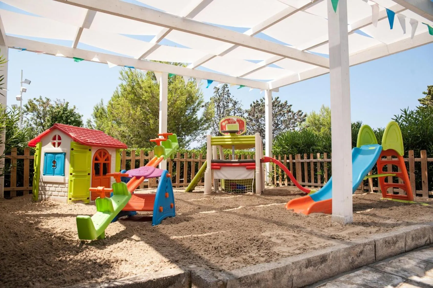 Children play ground in Grand Hotel Riviera - CDSHotels