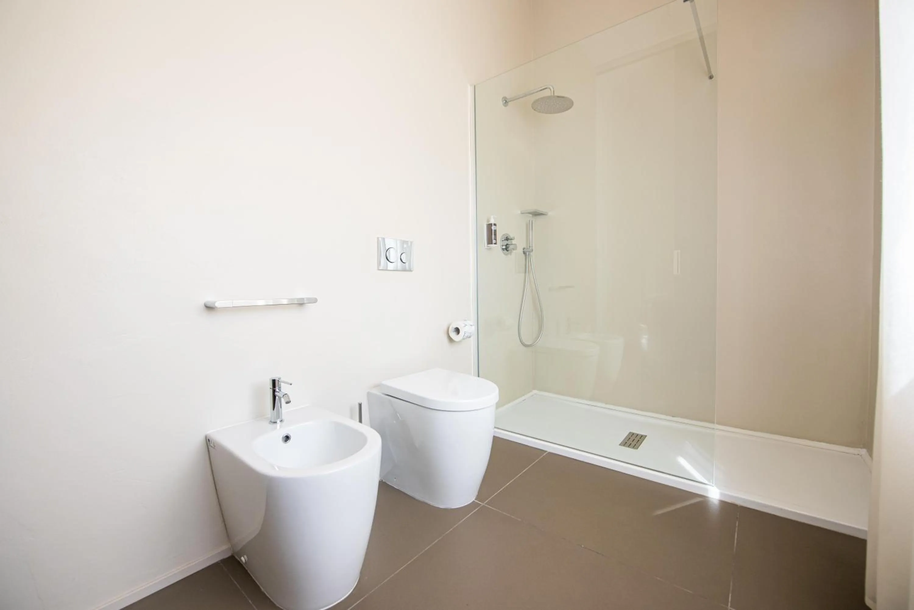 Shower in Grand Hotel Riviera - CDSHotels