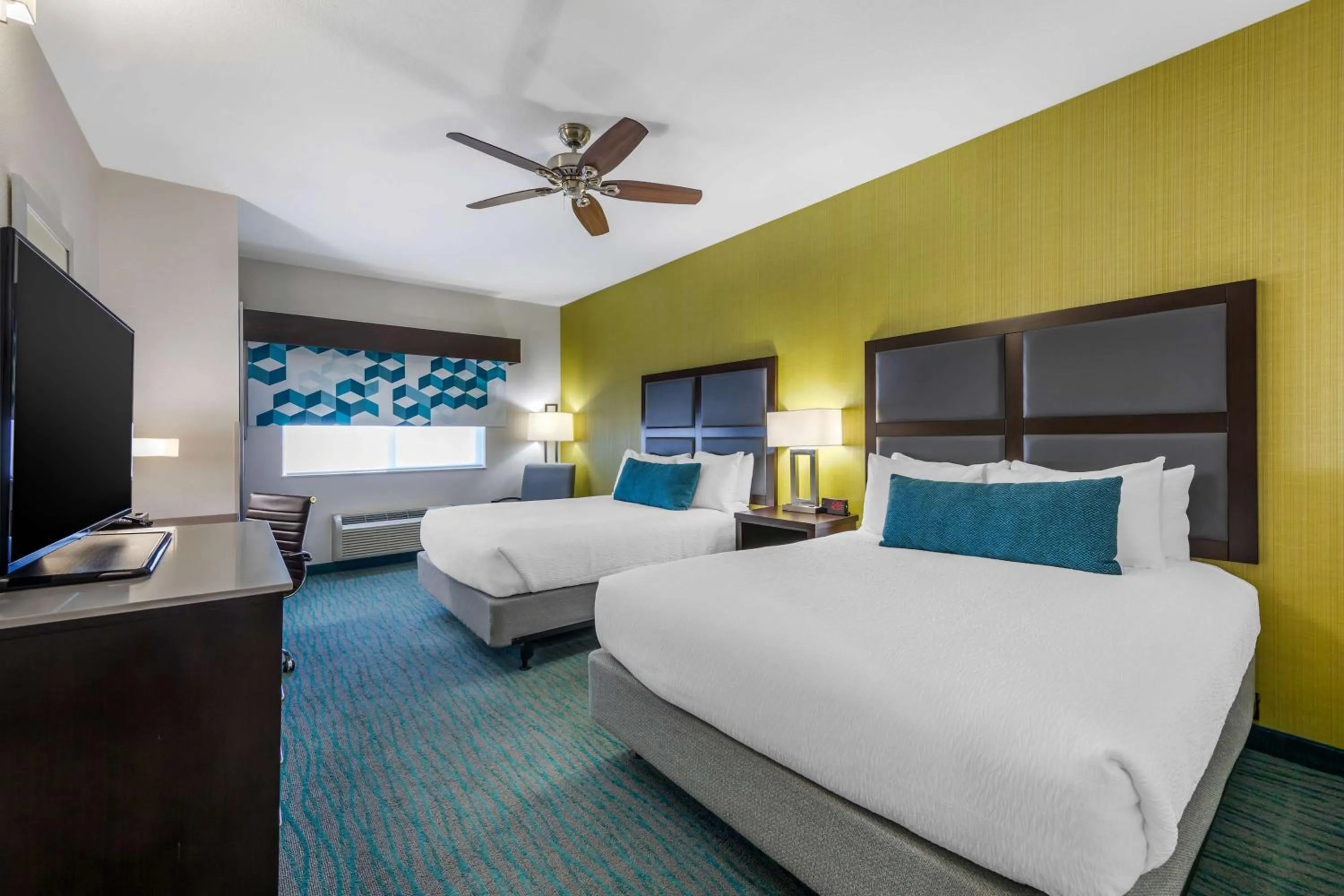 Bedroom, Bed in Best Western Plus Taft Inn