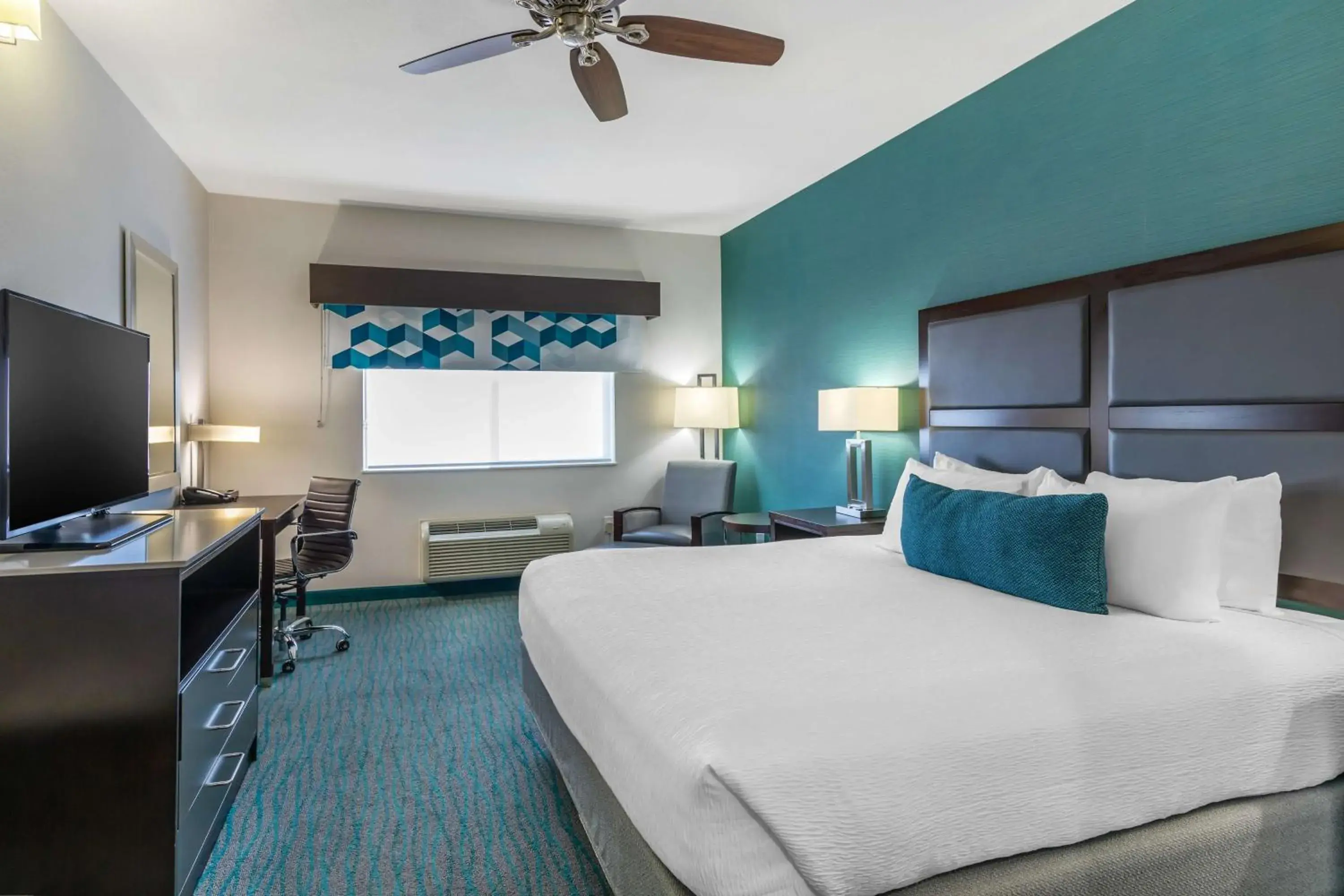 King Room with One King Bed - Non-Smoking in Best Western Plus Taft Inn King Room with One King Bed - Non-Smoking in Best Western Plus Taft Inn