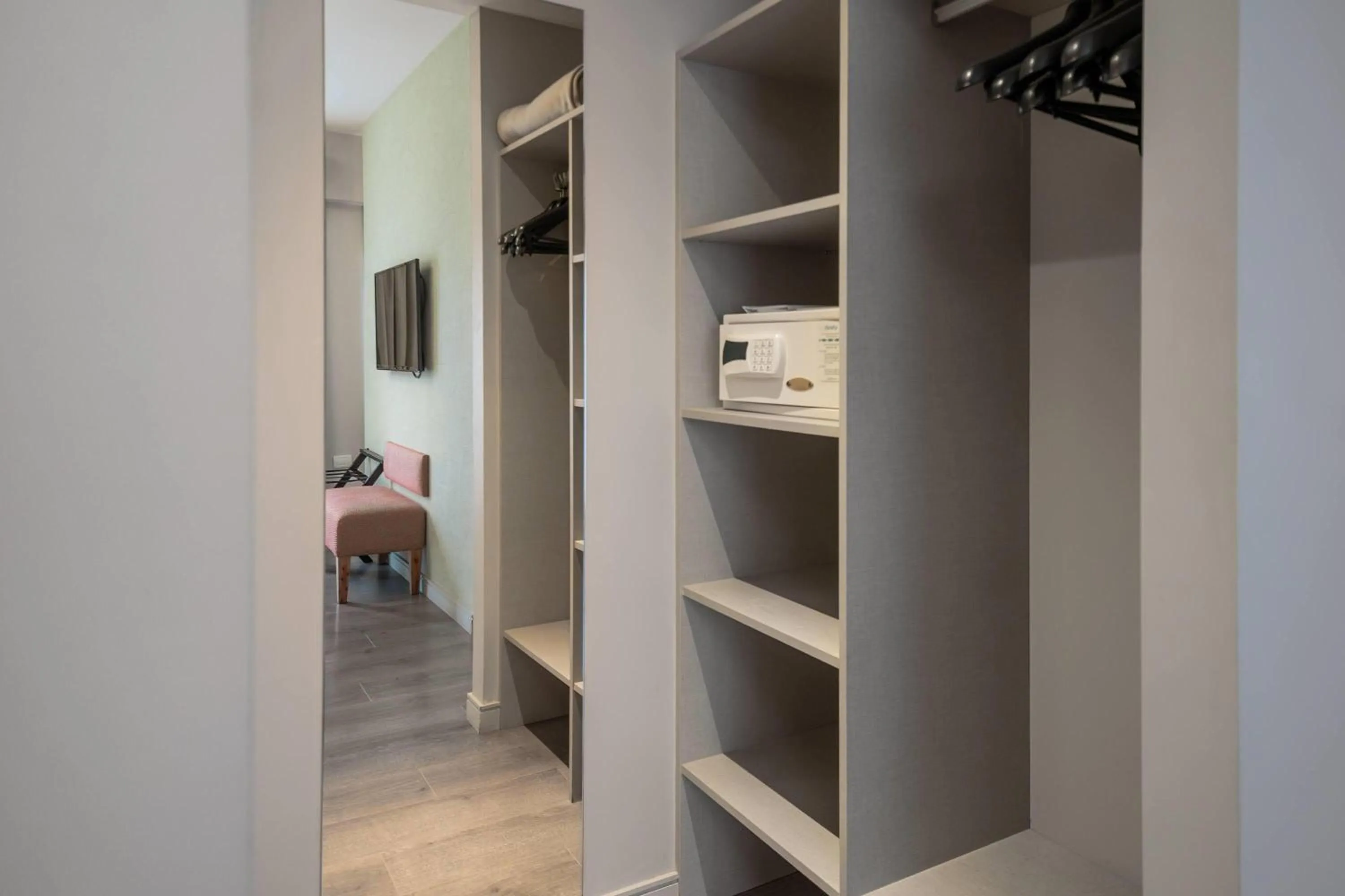 Photo of the whole room, Bed in Dazzler by Wyndham Polo