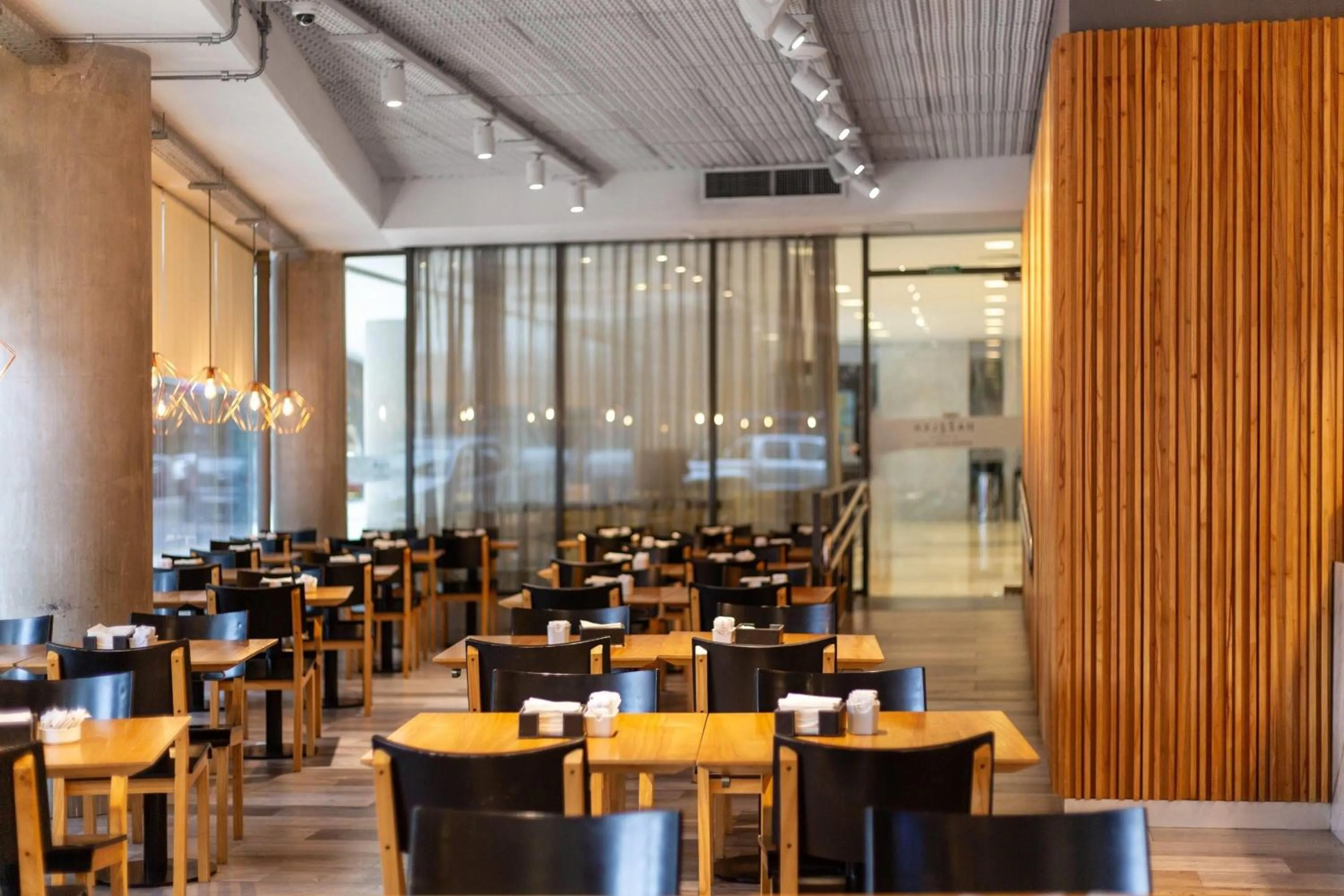 Restaurant/places to eat in Dazzler by Wyndham Polo