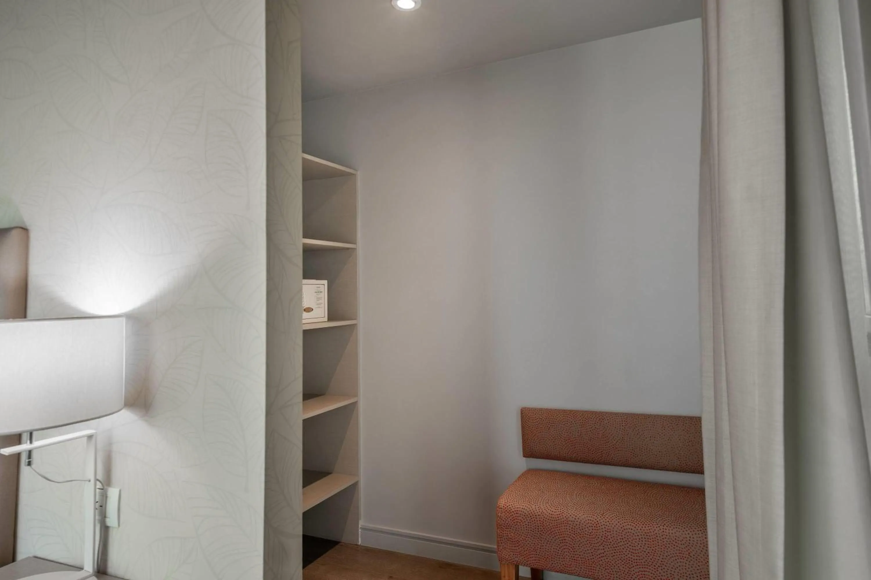 Photo of the whole room in Dazzler by Wyndham Polo